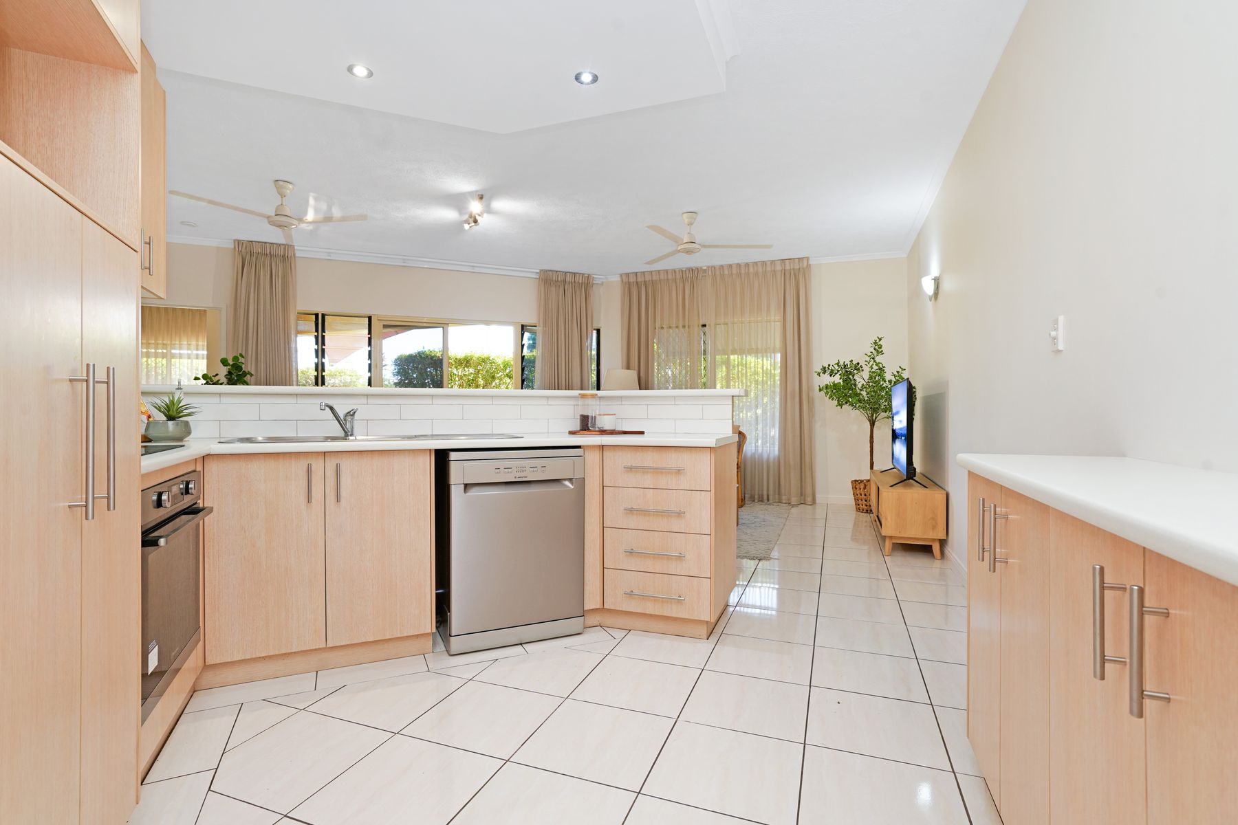 7/12 Mackillop Street, Parap NT 0820, Parap - Thumbnail 2