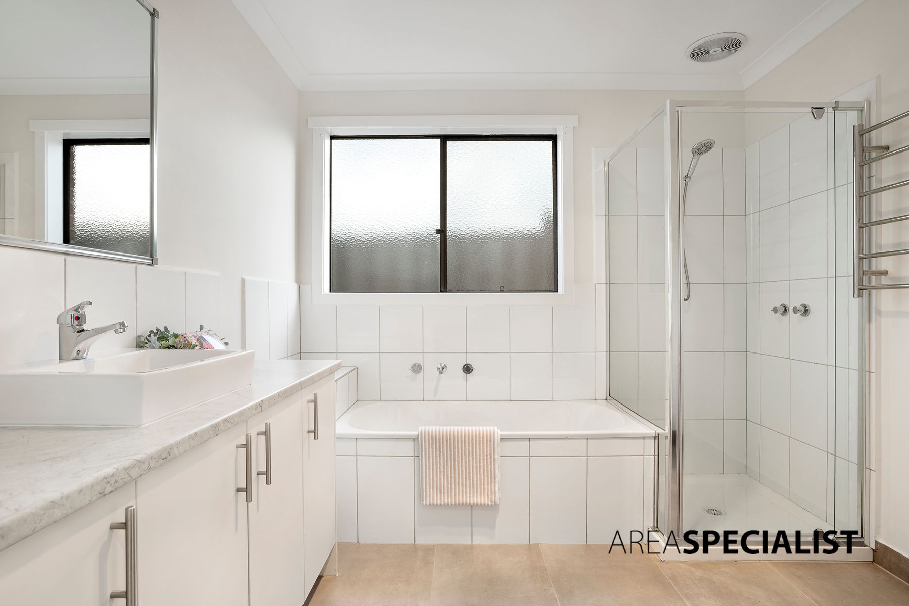 35 Summerhill Drive, Pakenham, VIC 3810, Pakenham - Thumbnail 4