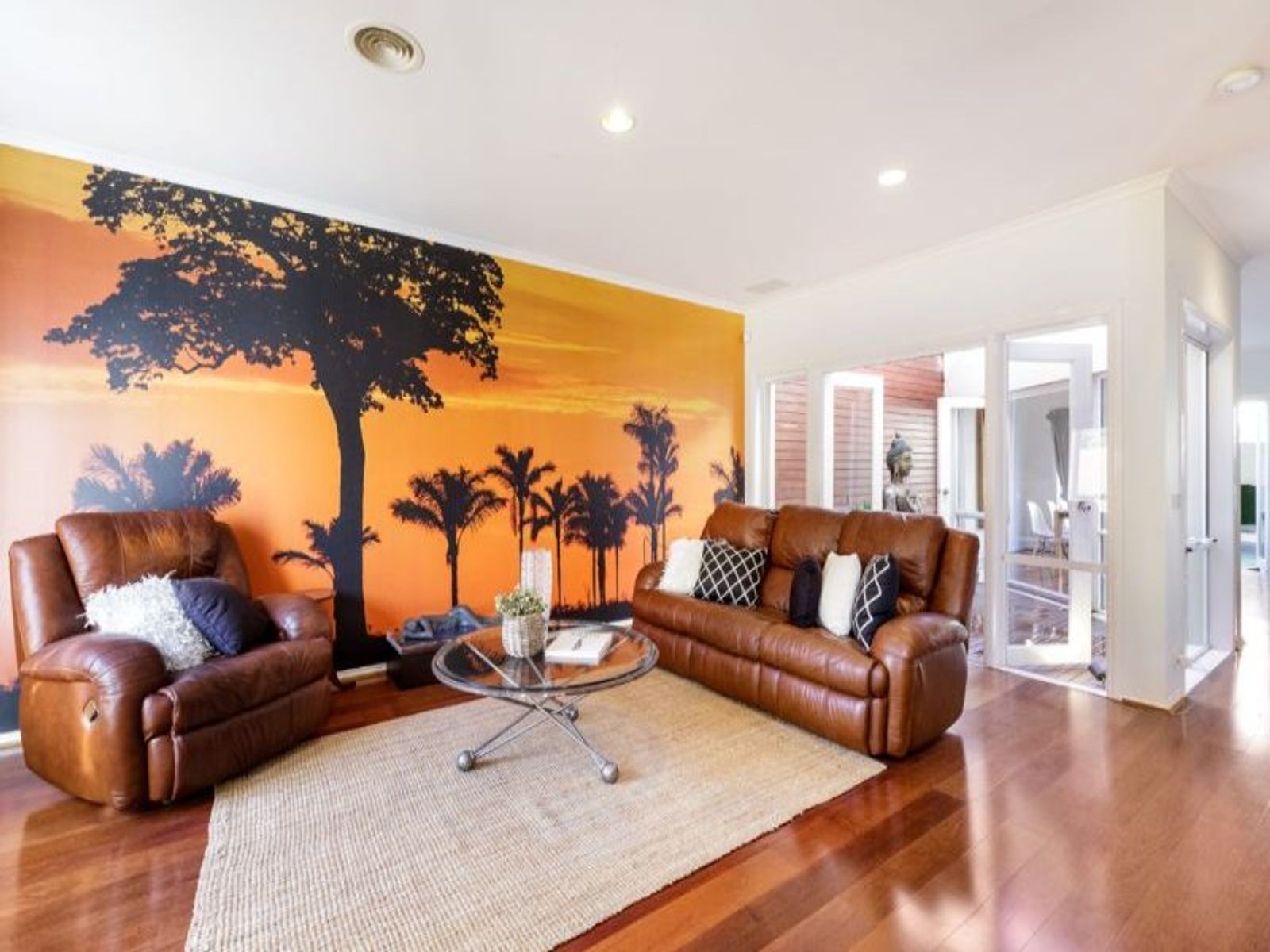 6 Lascelles Square, Kensington - Thumbnail 3