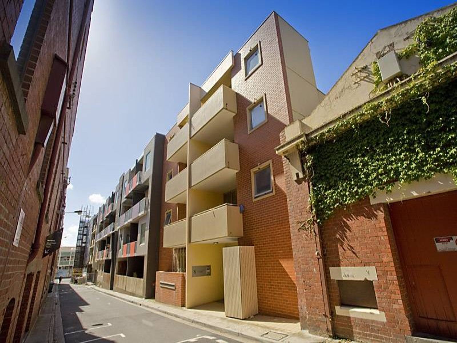 5/8 Tyrone Street, North Melbourne - Thumbnail 2