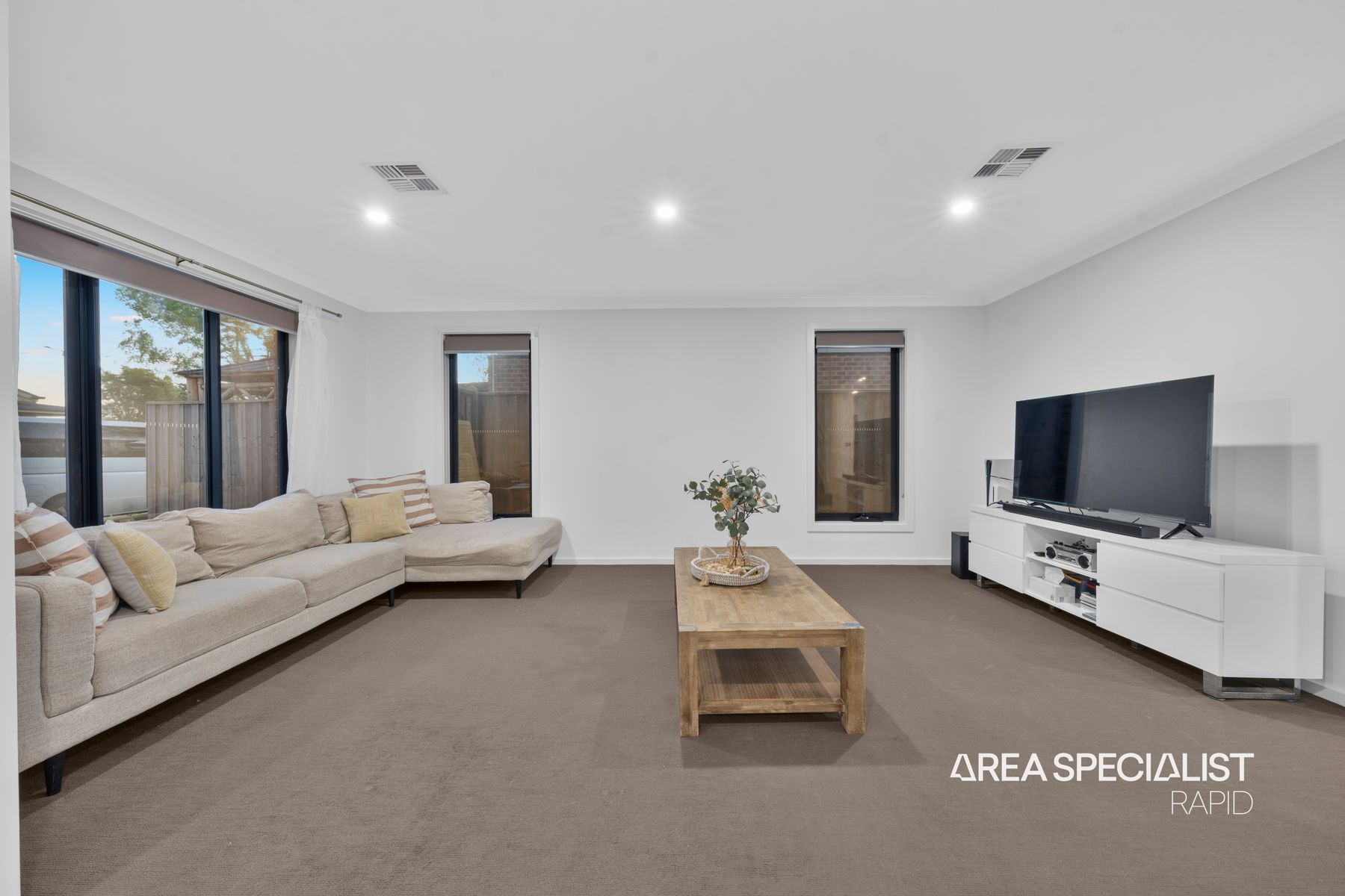 20 Satin Street, Cranbourne, VIC 3977, Cranbourne - Thumbnail 3