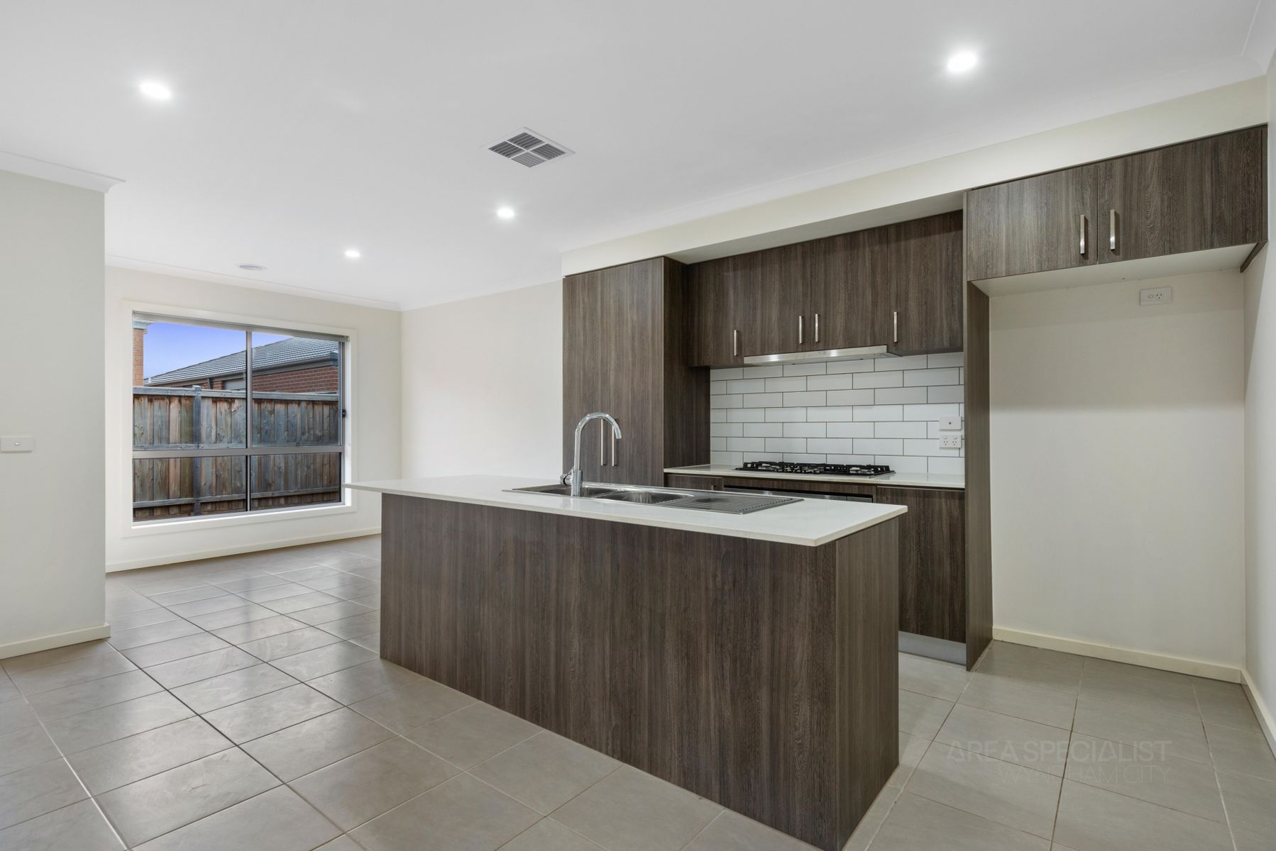 33 Columbus Street, Point Cook, VIC 3030, Point Cook - Thumbnail 6