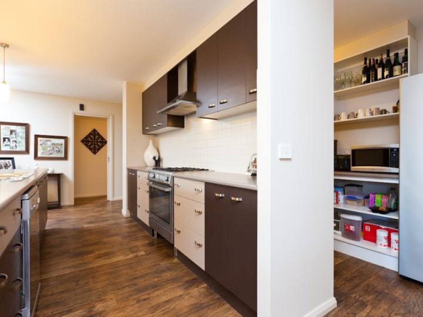 2830 Eleventh Street, Nichols Point - Thumbnail 8