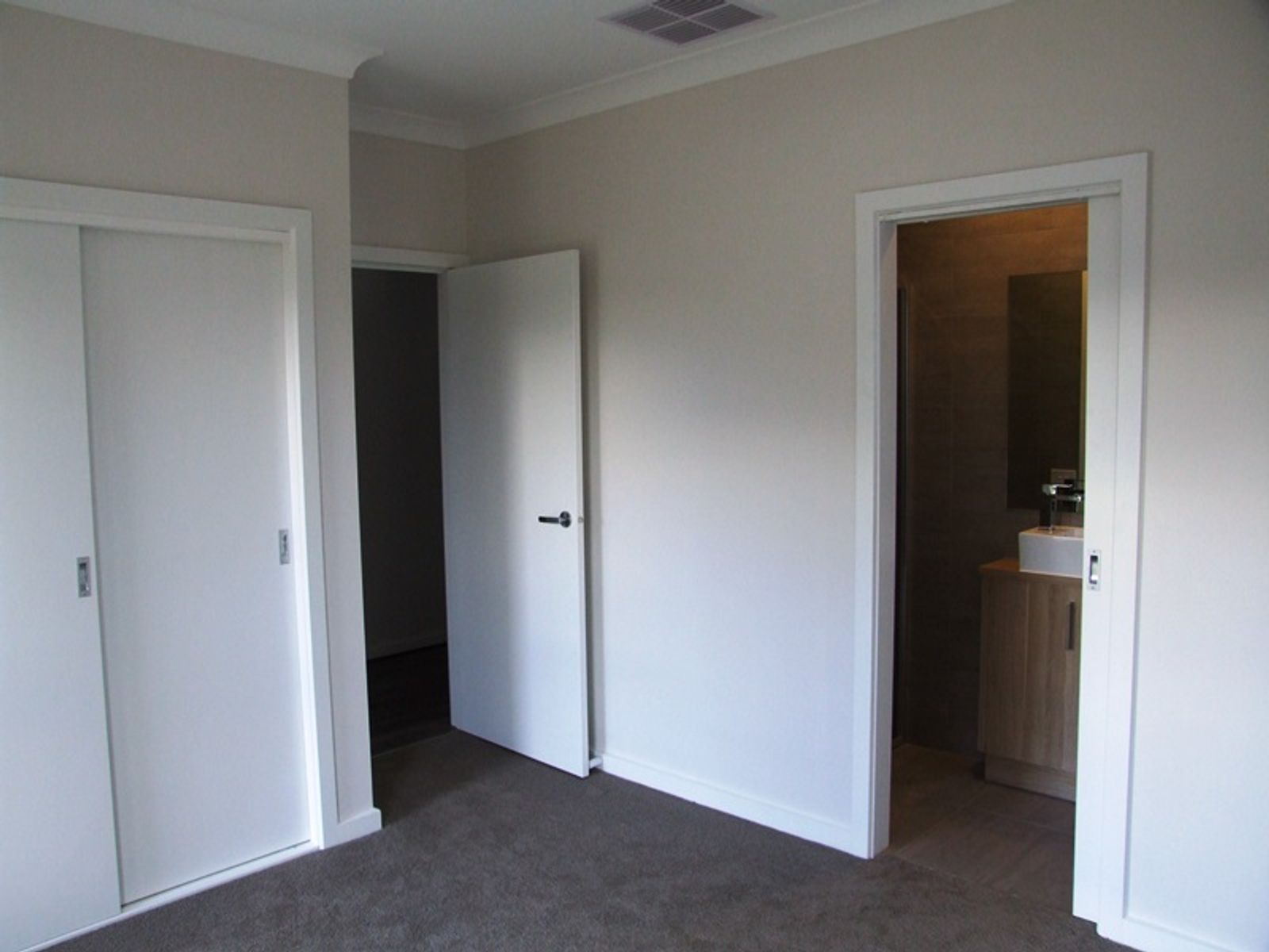 16B Moonglow Crescent, Bacchus Marsh VIC 3340, Bacchus Marsh - Thumbnail 4