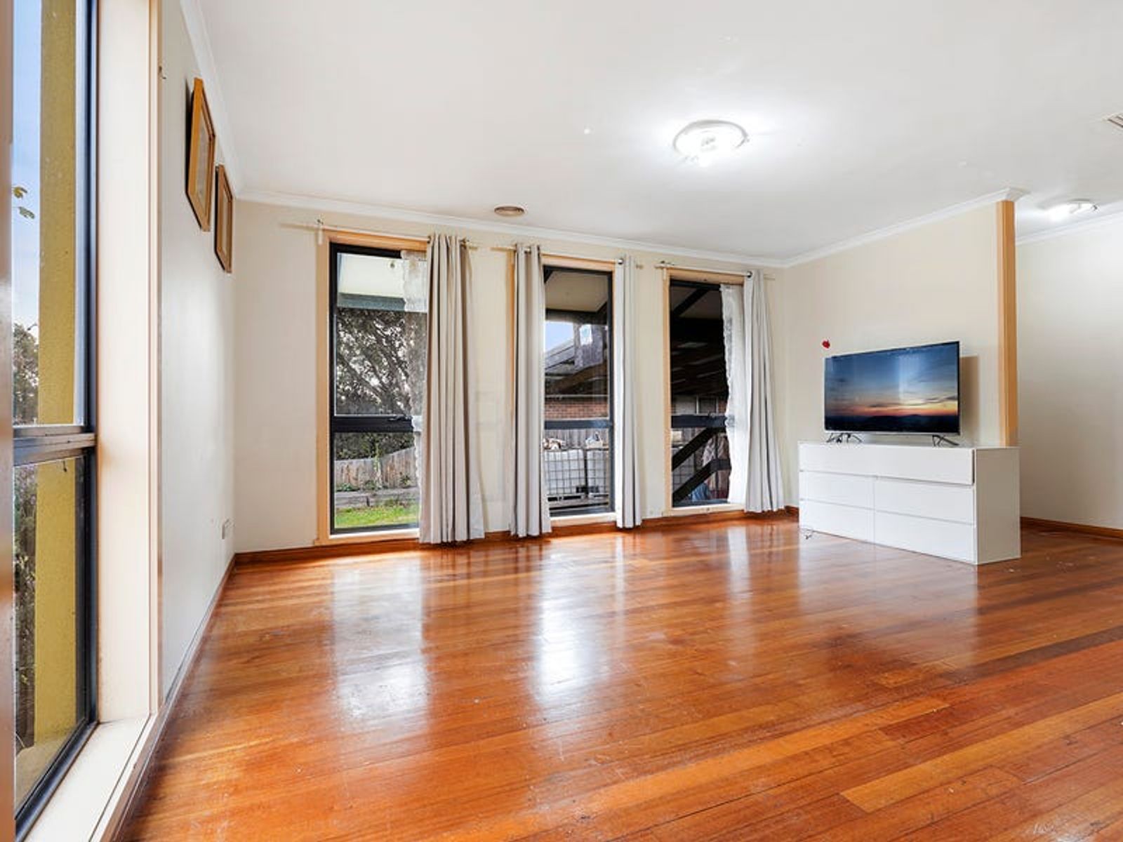 5 Millswyn Avenue, Hampton Park, VIC 3976, Hampton Park - Thumbnail 3