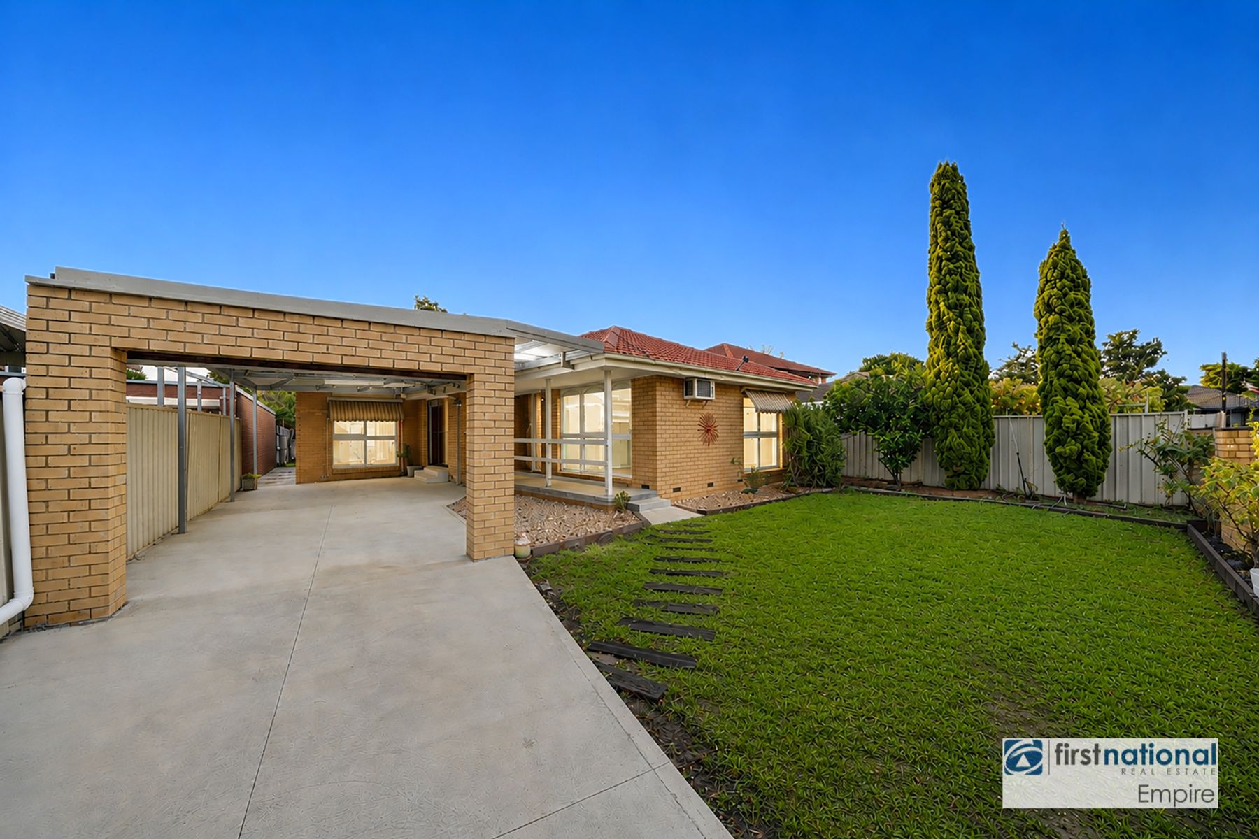 1 CAIRN CLOSE, St Albans VIC 3021, St Albans - Thumbnail 2