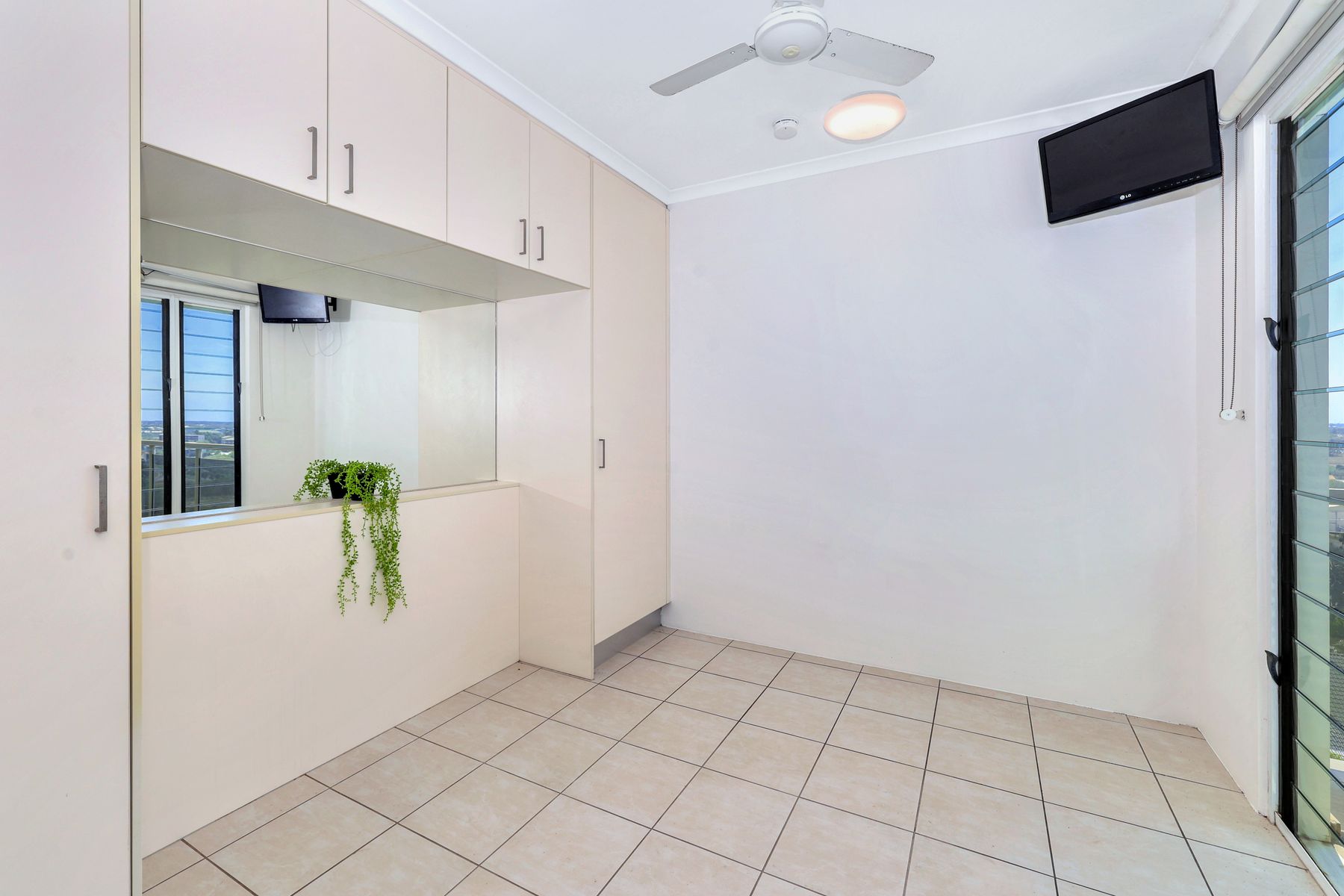 1005/5 Gardiner Street, Darwin City NT 0800, Darwin City - Thumbnail 5