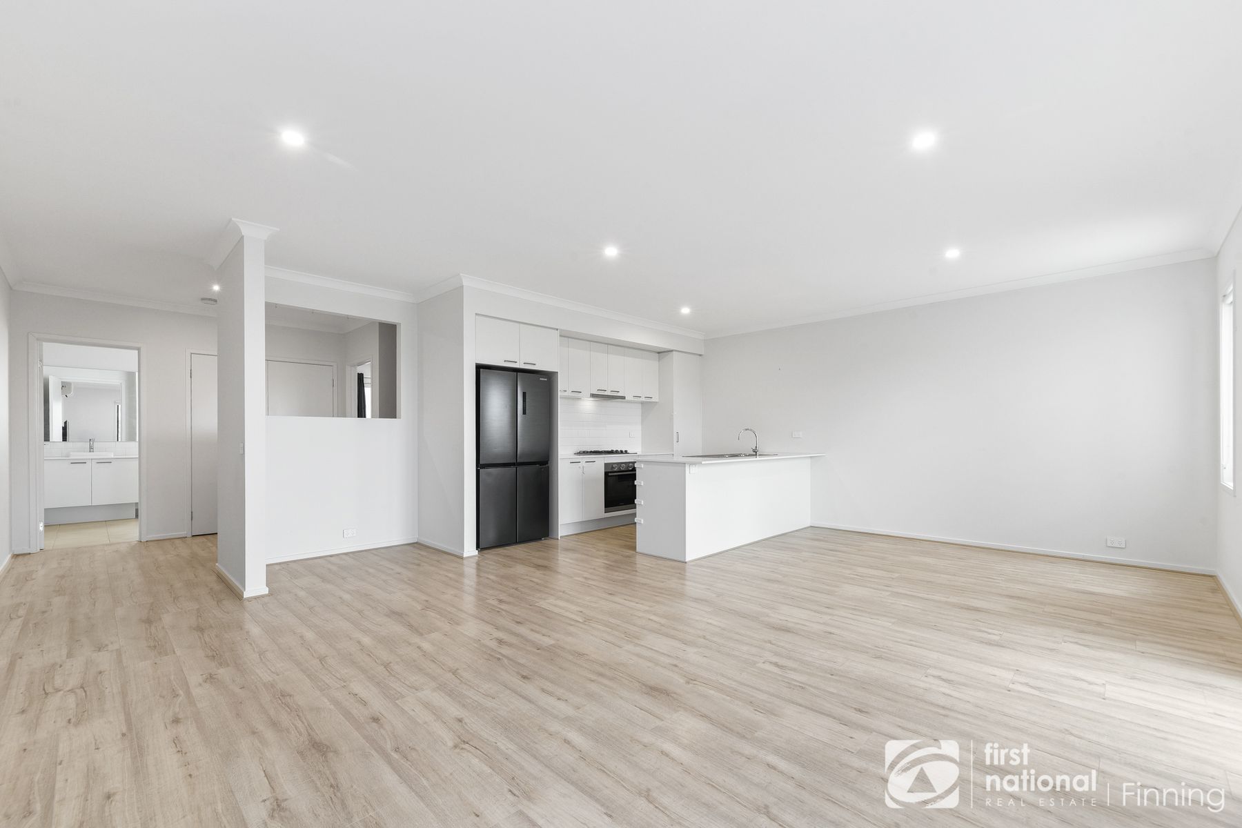 15 Hibiya Way, Clyde North VIC 3978, Clyde North - Thumbnail 4