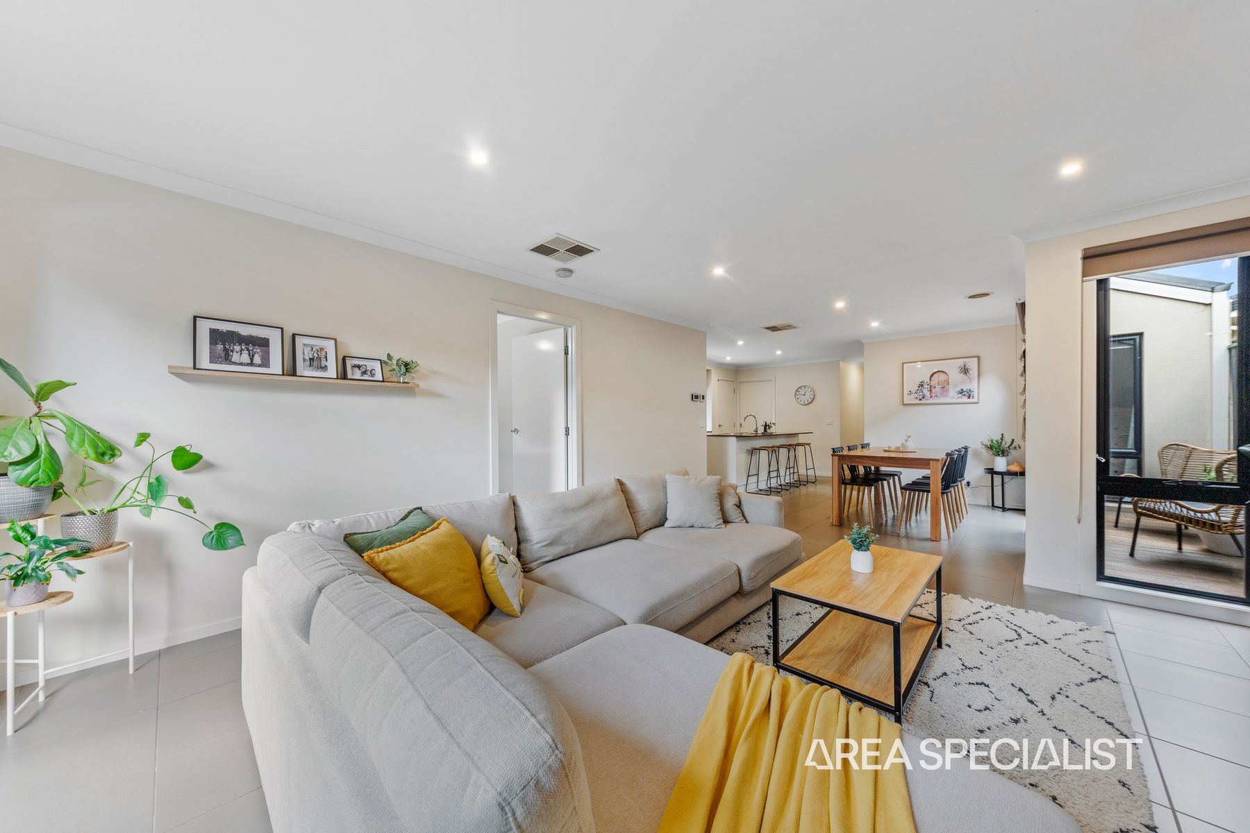 58 Belmont Crescent, Pakenham, VIC 3810, Pakenham - Thumbnail 4