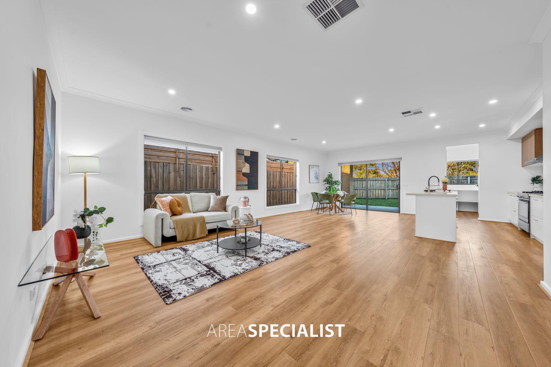 54 Guru Boulevard, Lynbrook, Lynbrook - Thumbnail 8