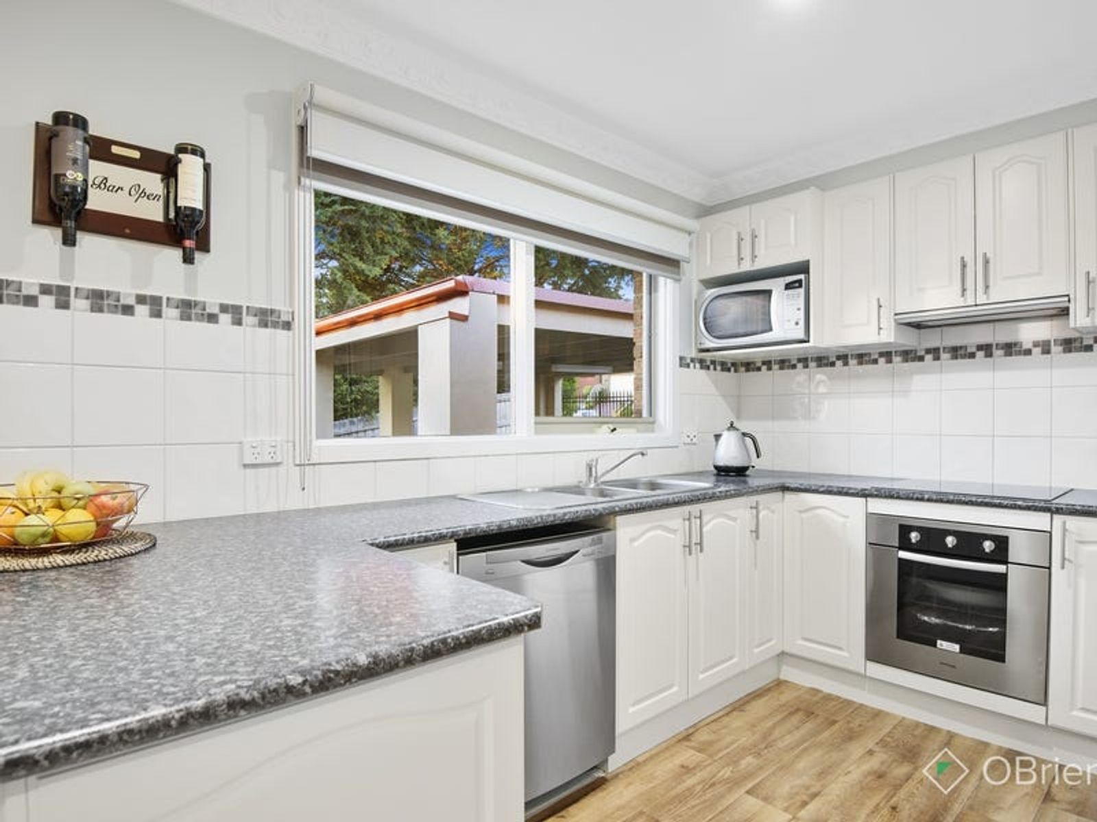 118 Gleneagles Drive, Endeavour Hills, VIC 3802, Endeavour Hills - Thumbnail 3