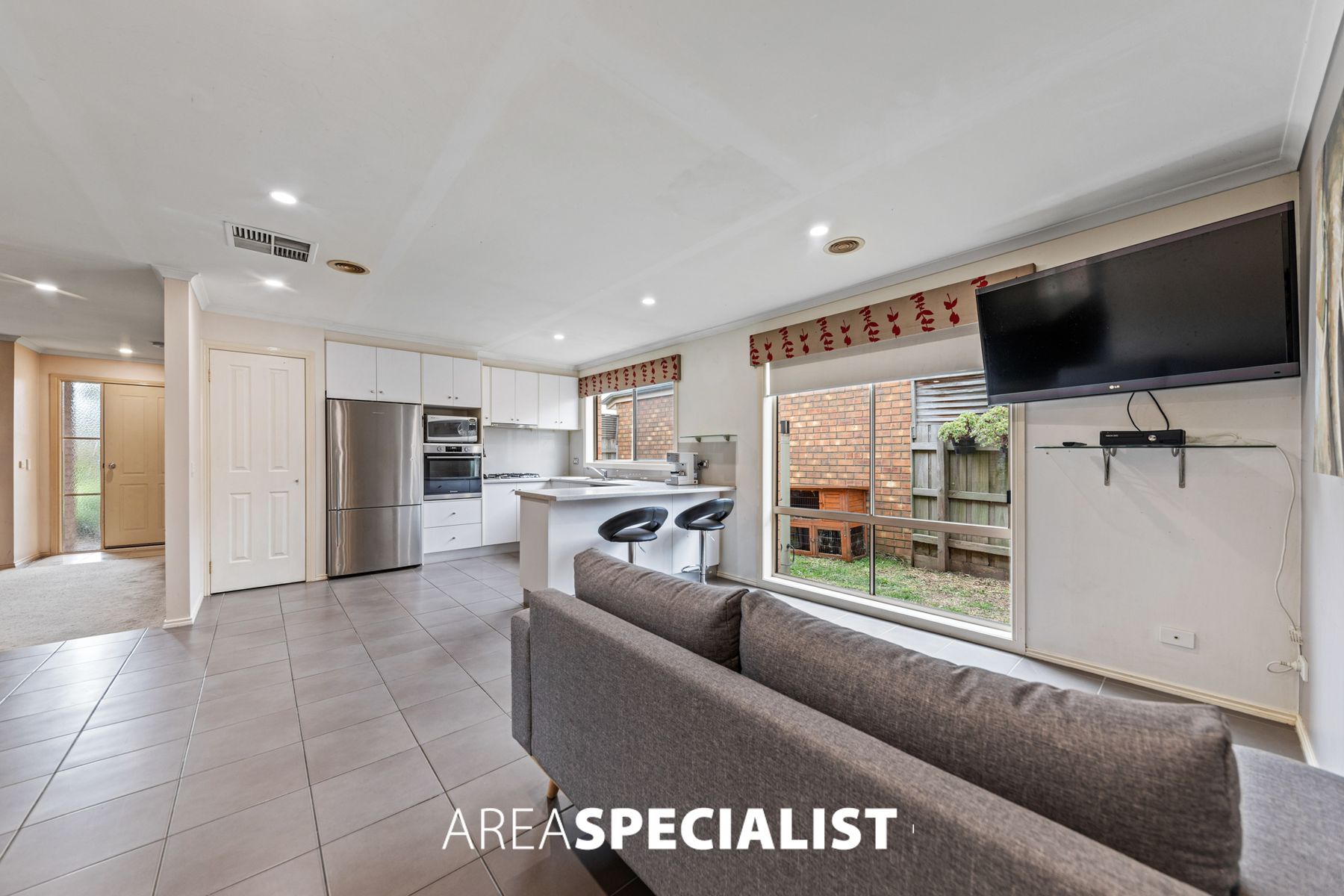 8 Capri Court, Pakenham, VIC 3810, Pakenham - Thumbnail 8