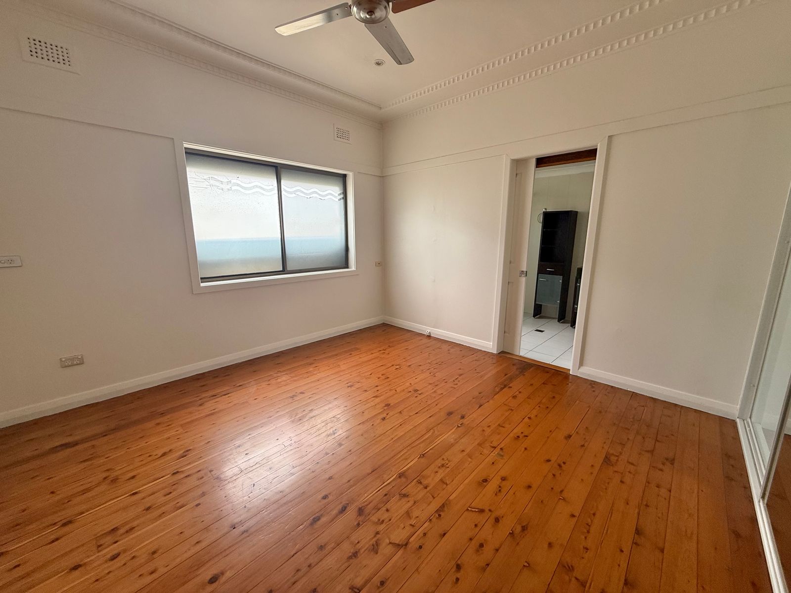 284 Gladstone Ave, Mount Saint Thomas NSW 2500, Mount Saint Thomas - Thumbnail 5