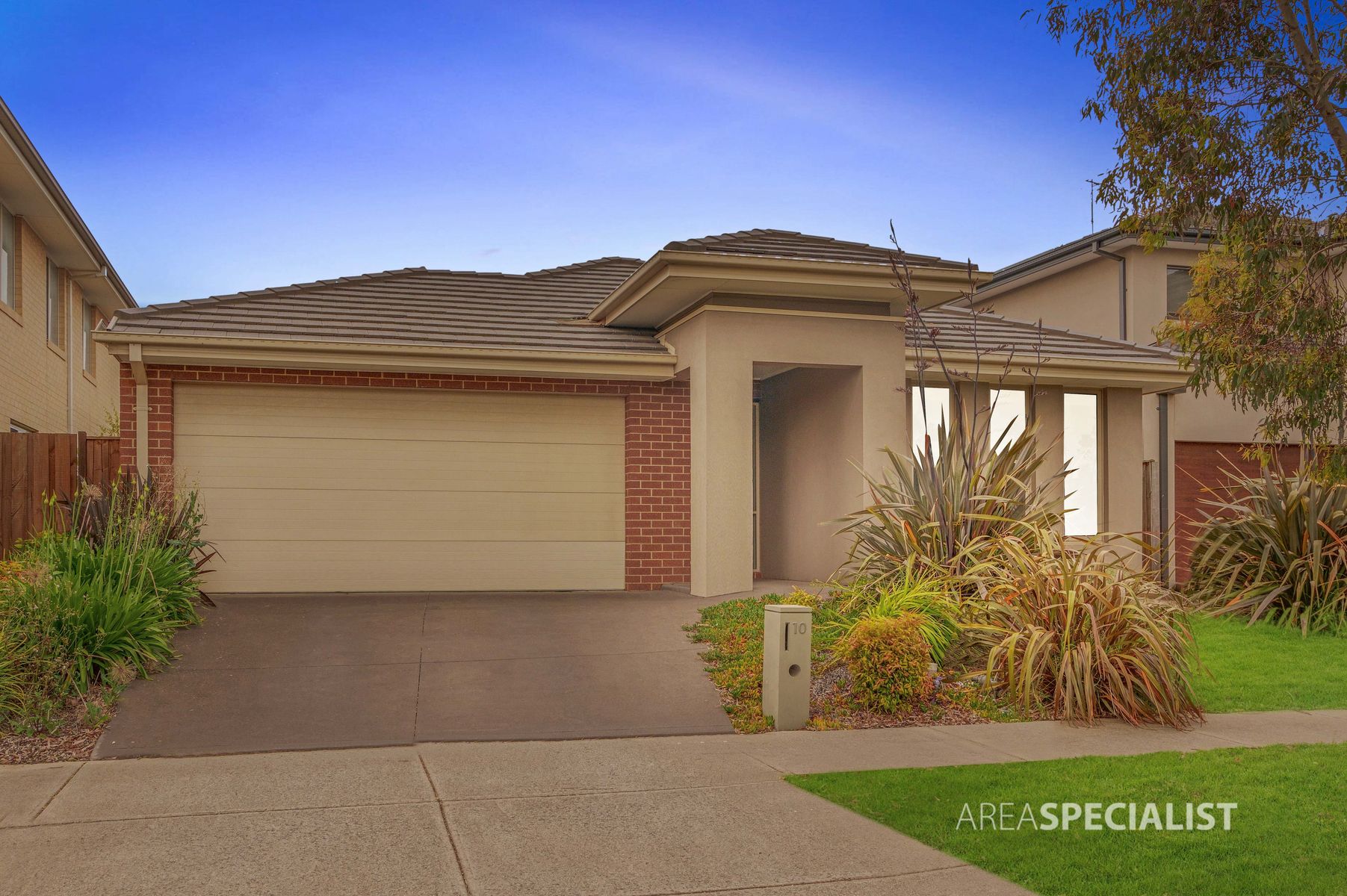 10 Attunga Grove, Werribee, VIC 3030, Werribee - Thumbnail 2