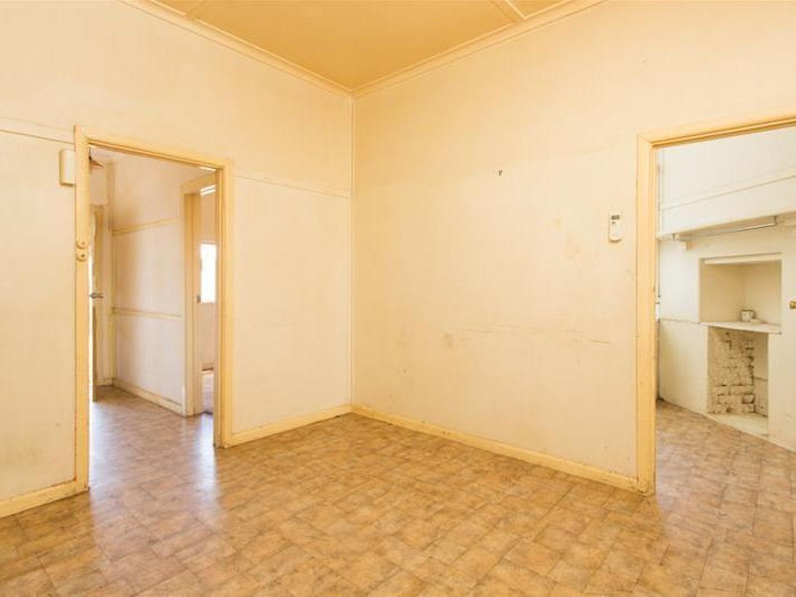 196 Eleventh Street, Mildura - Thumbnail 3