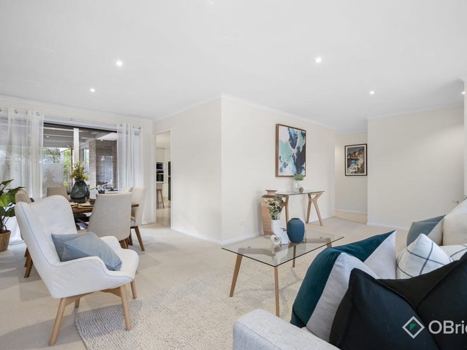 18 Arthur Phillip Drive, Endeavour Hills, VIC 3802, Endeavour Hills - Thumbnail 2