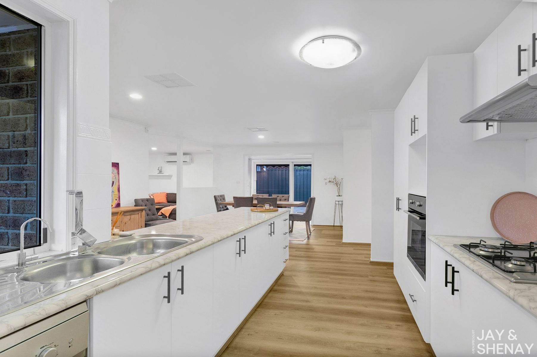 27 Lawson Way, Endeavour Hills, VIC 3802, Endeavour Hills - Thumbnail 4