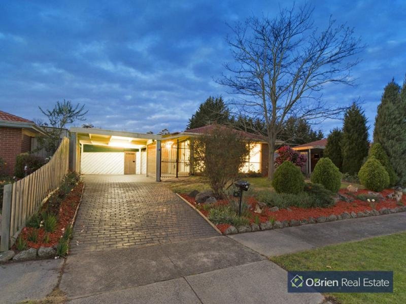 16 Eildon Road, Endeavour Hills, VIC 3802, Endeavour Hills - Thumbnail 2