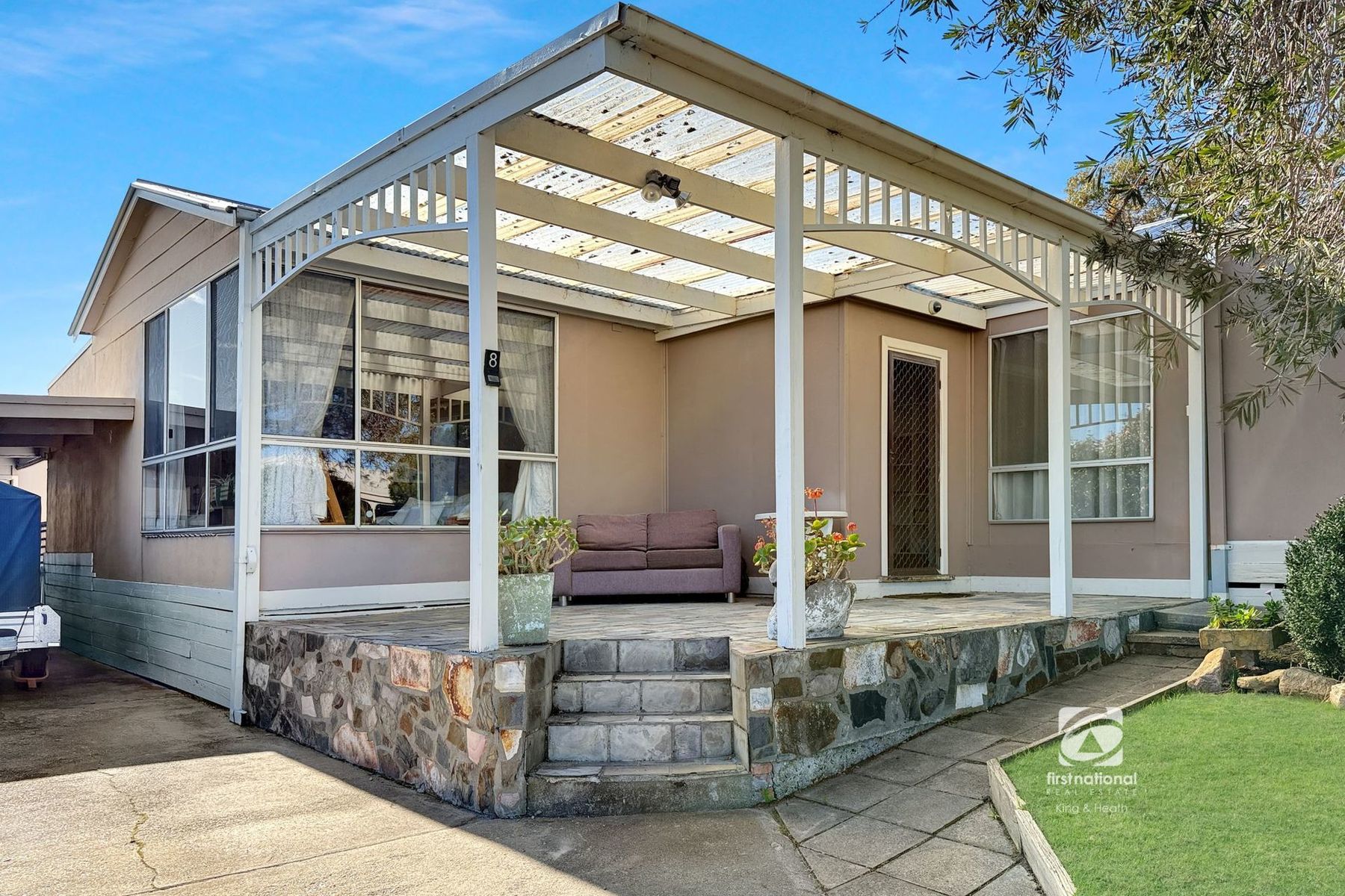 8 ONeills Road, Lakes Entrance - Image 1