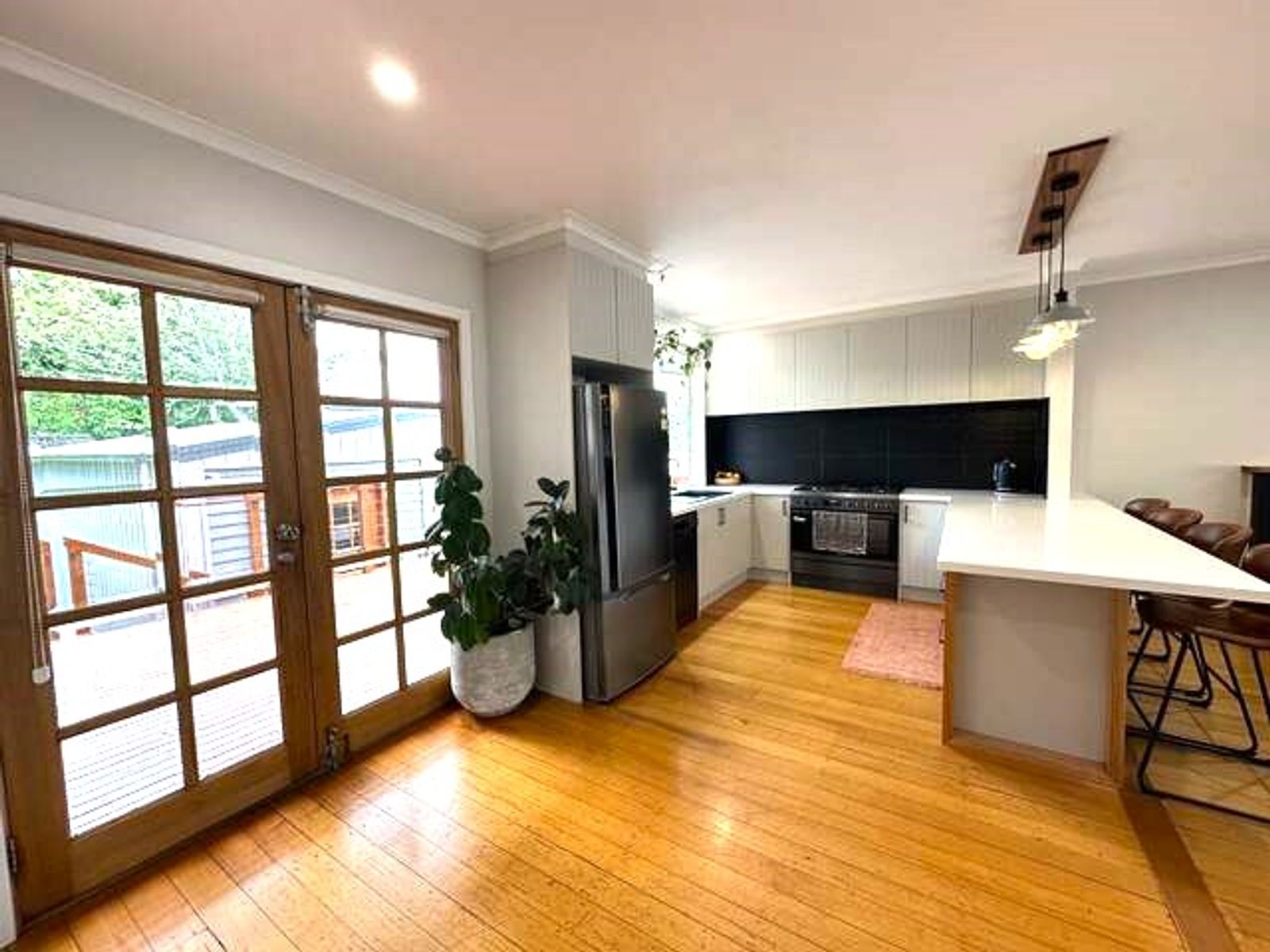 10 HENSHALL STREET, Warragul VIC 3820, Warragul - Thumbnail 7