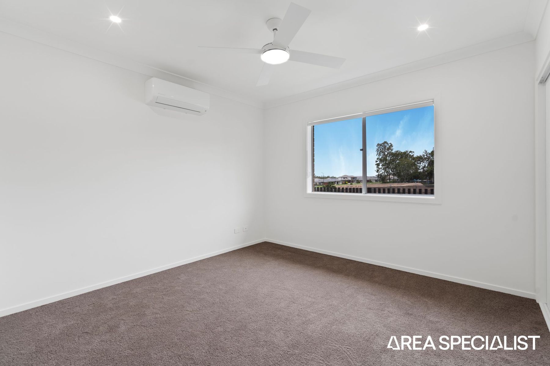 26 Doran Cct, Park Ridge QLD 4125, Anna Tang (8)