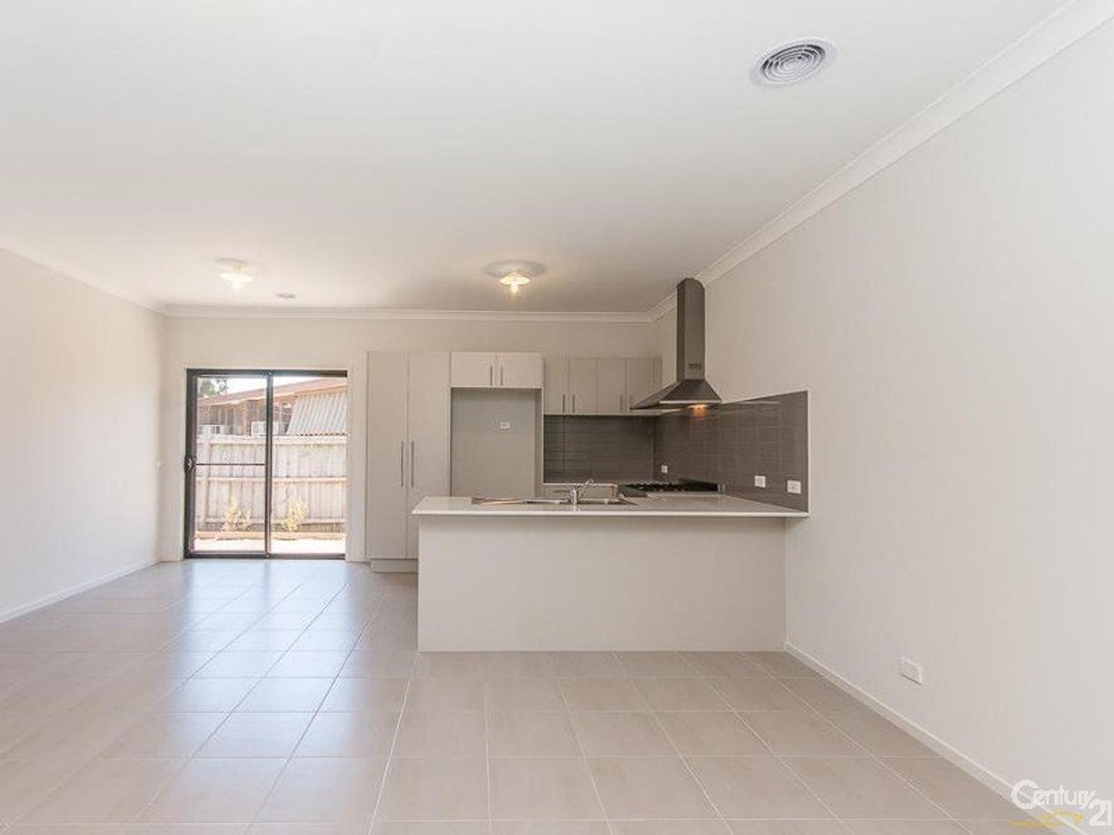 3/21 Normanby Street, Cranbourne - Thumbnail 5