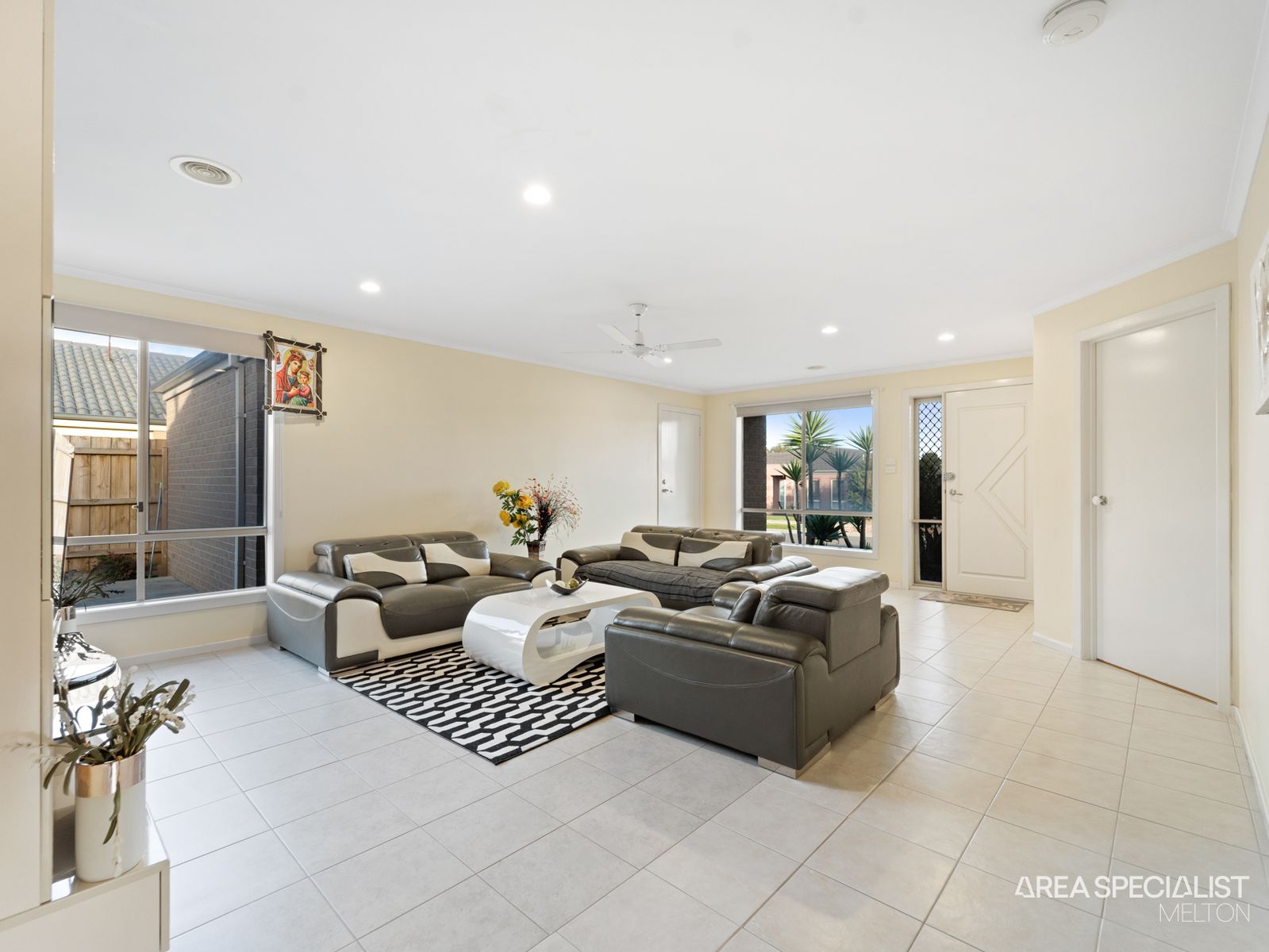 23 Spearfelt Street, Kurunjang, VIC 3337, Kurunjang - Thumbnail 3