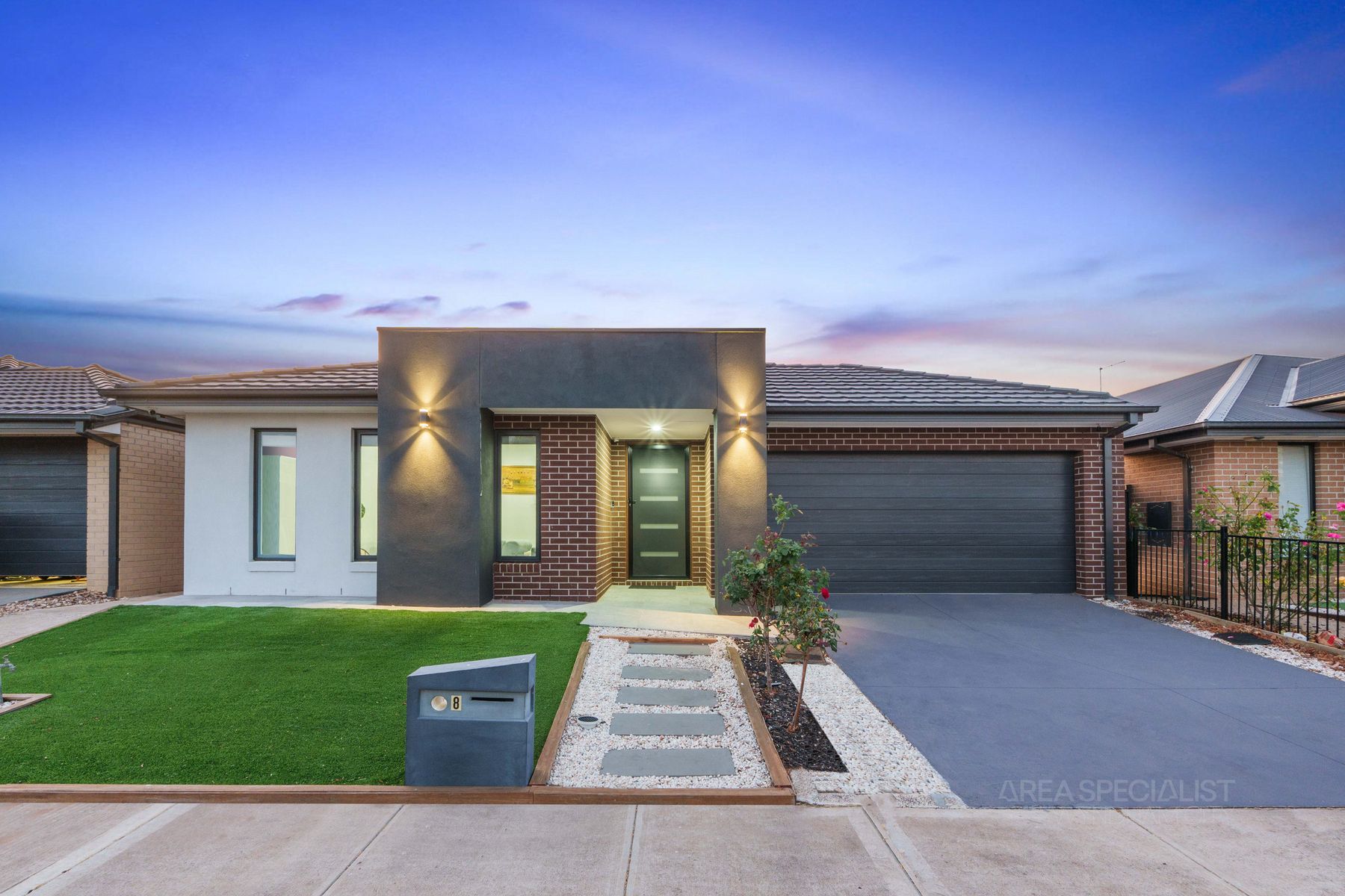 8 Atherton Way, Werribee, VIC 3030, Werribee - Thumbnail 2