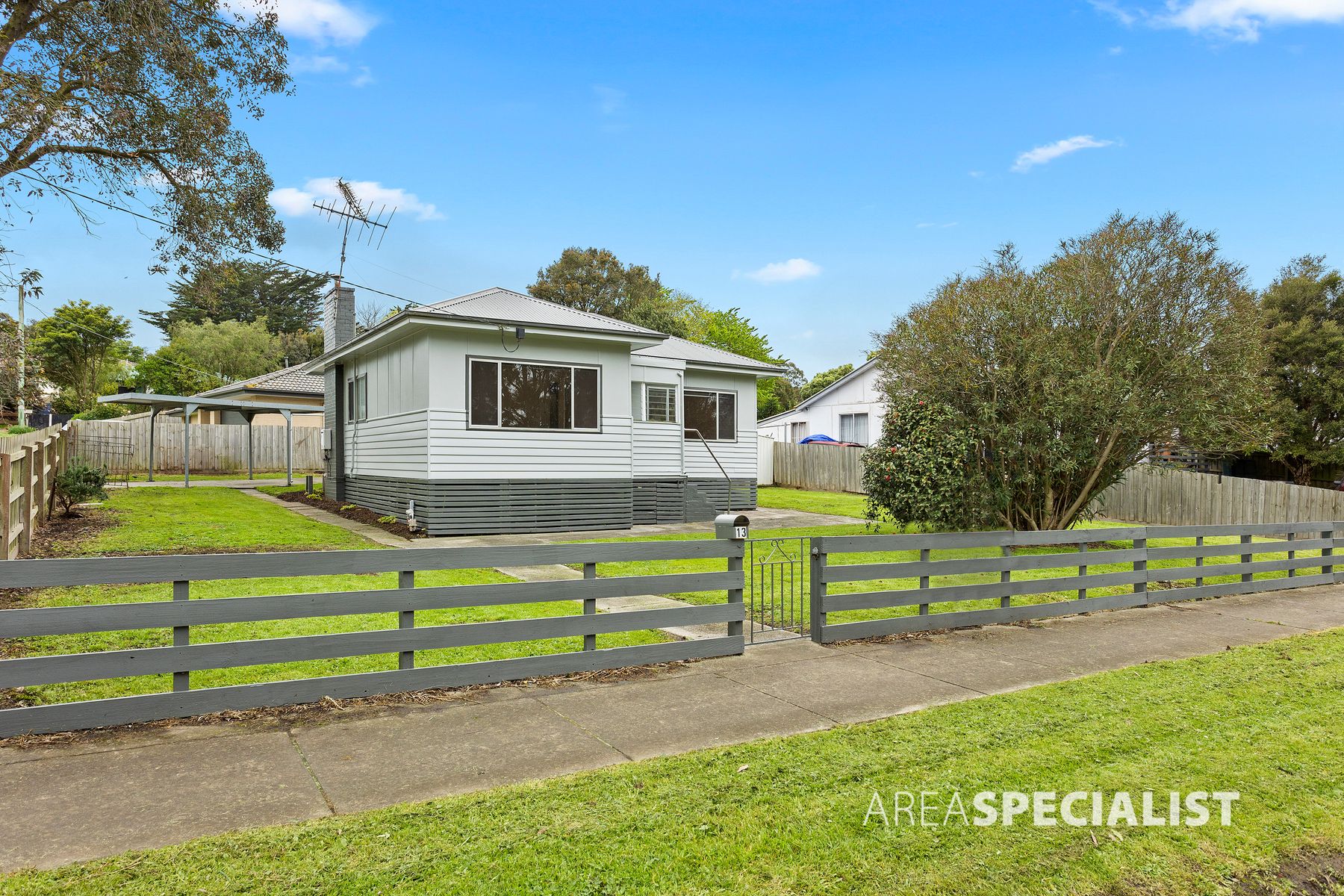 13 Leongatha Road, Korumburra, VIC 3950, Korumburra - Thumbnail 2