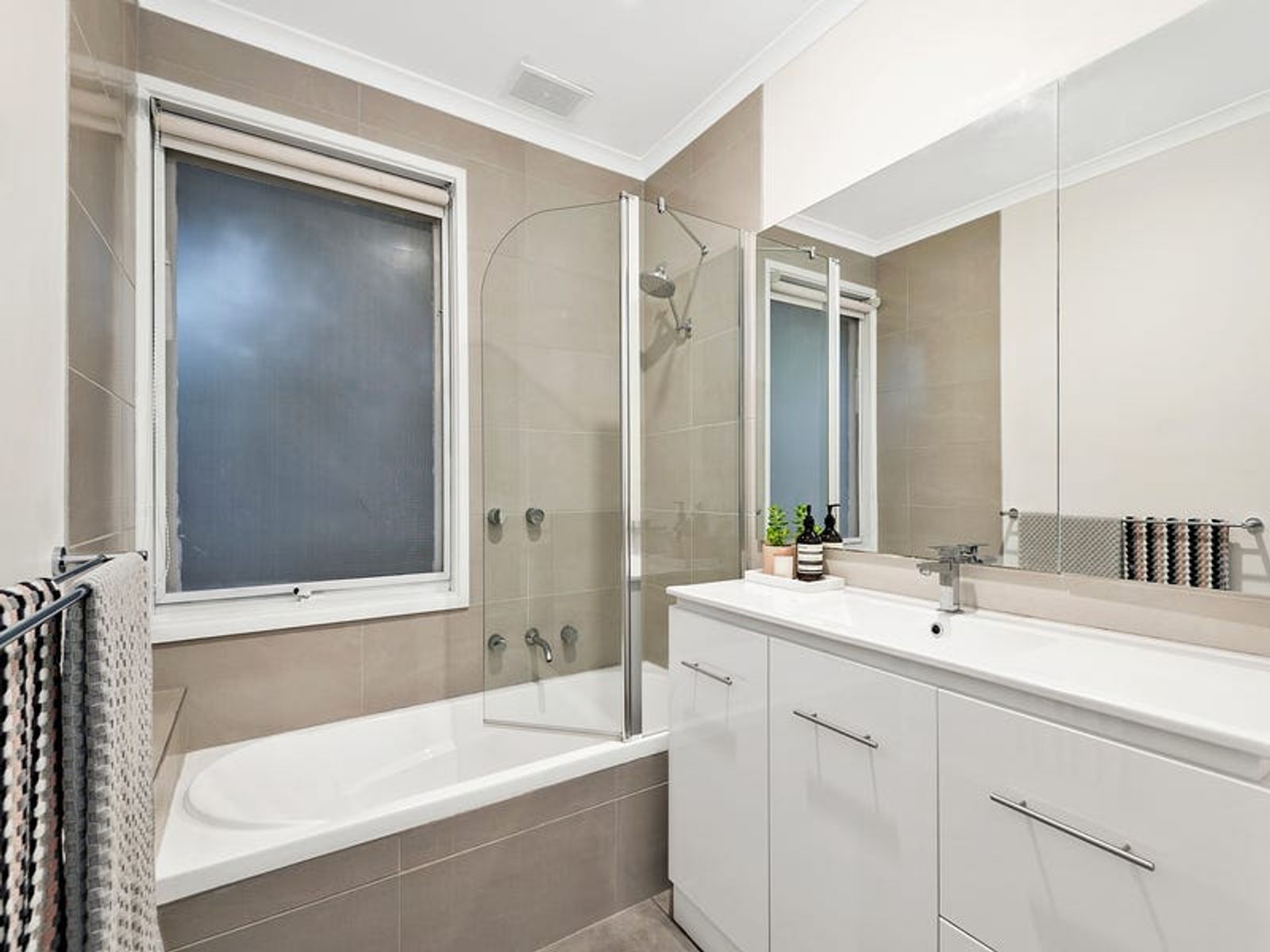 3 Hughes Close, Endeavour Hills, VIC 3802, Endeavour Hills - Thumbnail 6