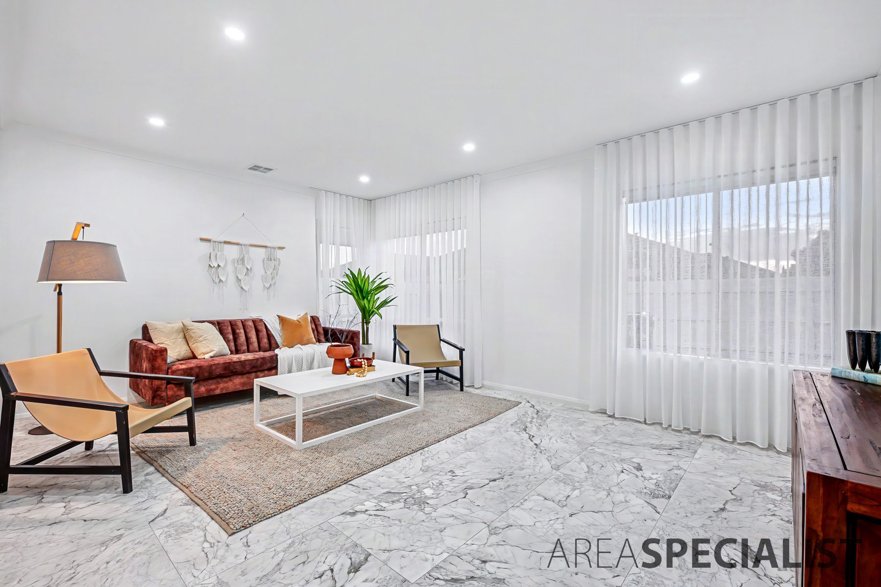 67 Elliott Parade, Lynbrook, Lynbrook - Thumbnail 4