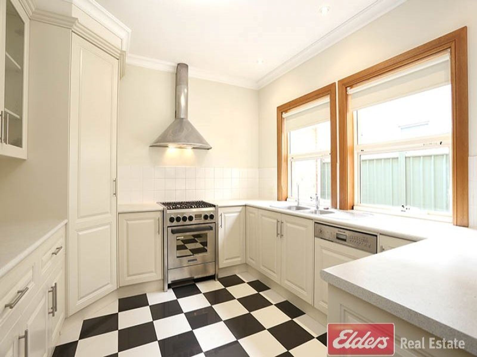 22 Lomond Circuit, Mawson Lakes, SA 5095, Mawson Lakes - Thumbnail 2