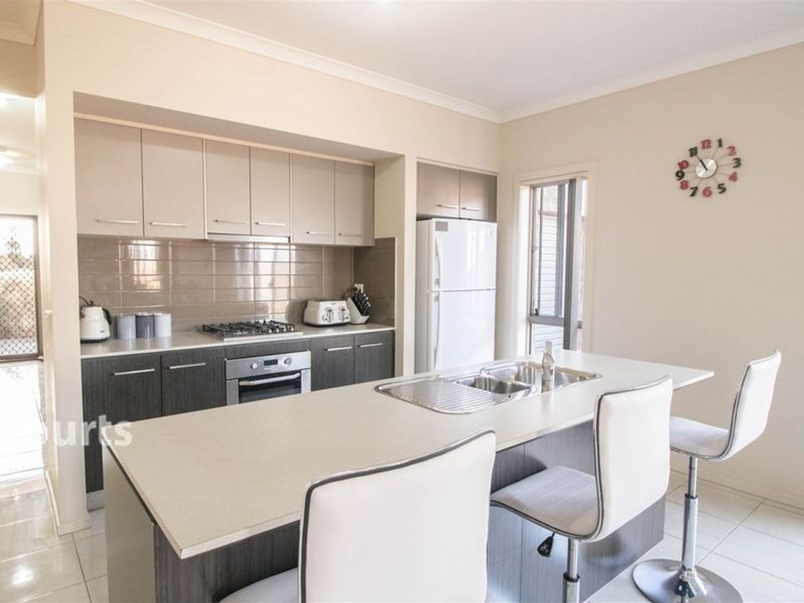 6 Hollybrook St, Melton South, VIC 3338, Melton South - Thumbnail 2