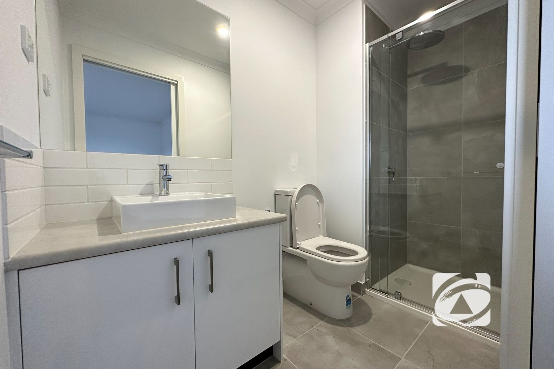 16 Slattery Place, Pakenham VIC 3810, Pakenham - Thumbnail 6