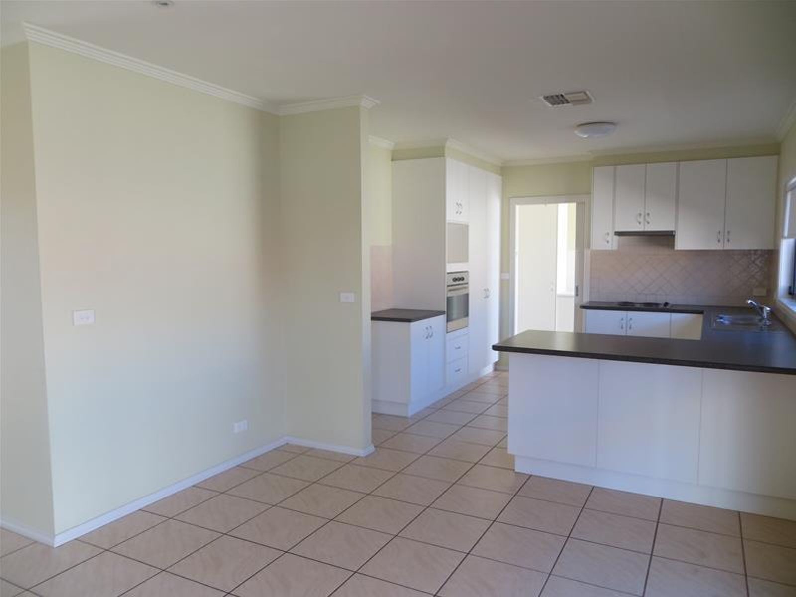 8 Bristol Way, Mildura - Thumbnail 3
