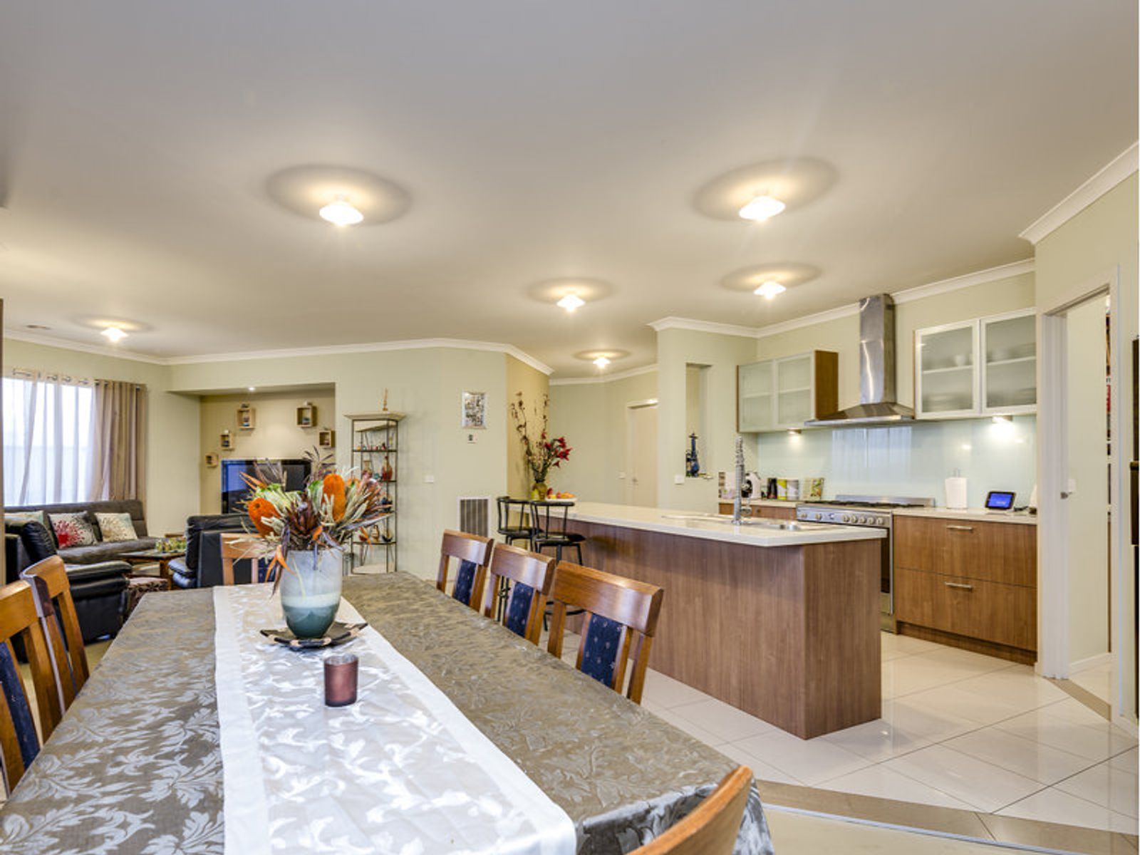 99 Drysdale Avenue, Narre Warren North, VIC 3804, Narre Warren North - Thumbnail 6