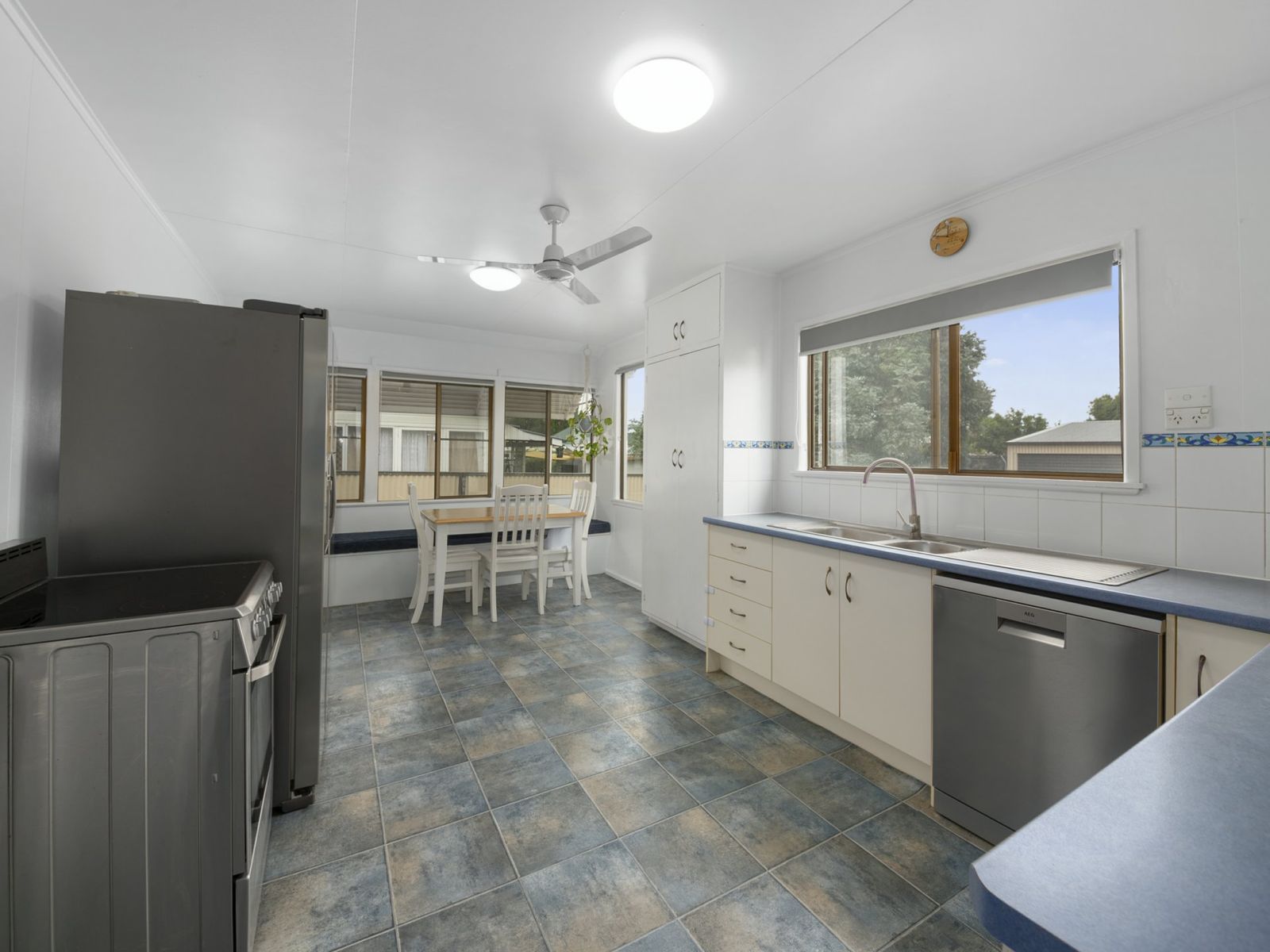 102 Percy Street, Warwick - Thumbnail 6