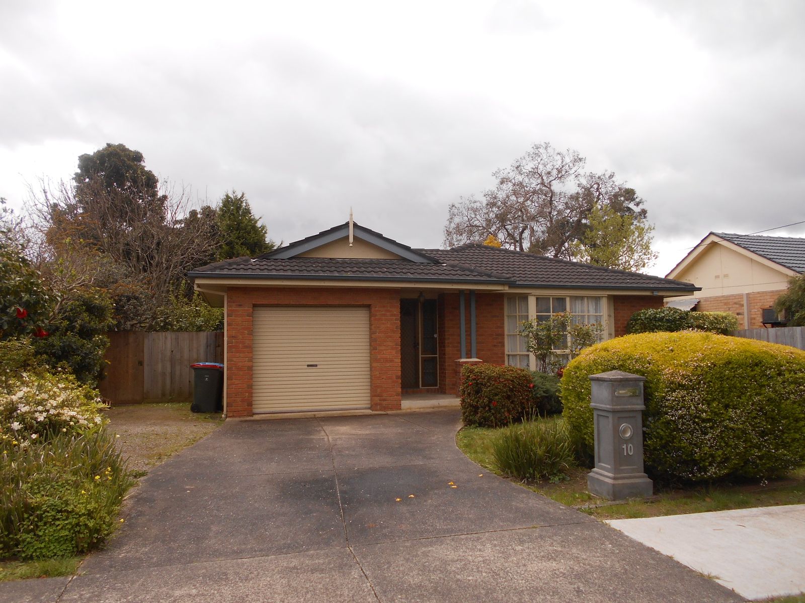 10 The Ridge, Knoxfield VIC 3180, Knoxfield - Thumbnail 2