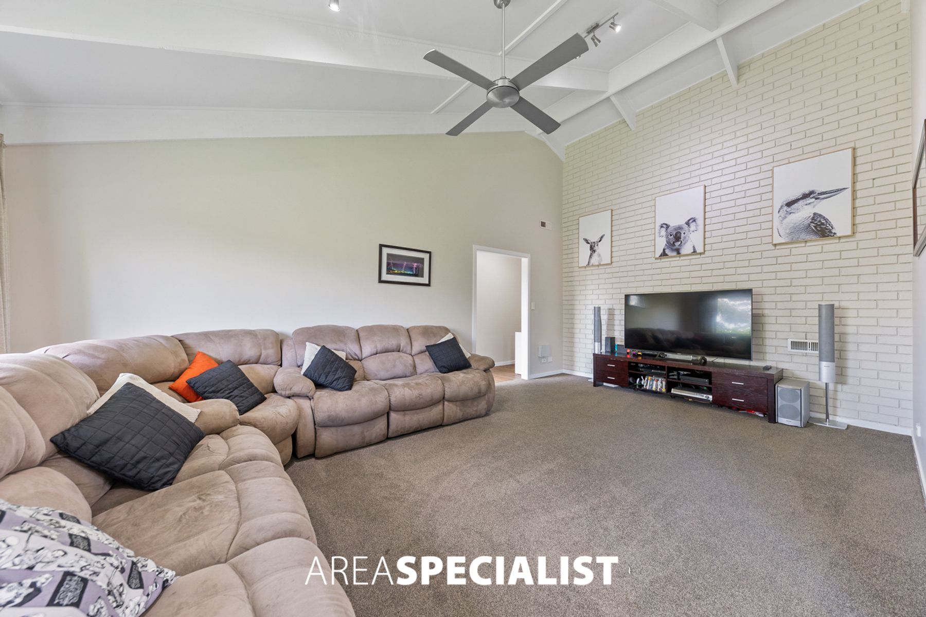 60 Gardenia Street, Pakenham, VIC 3810, Pakenham - Thumbnail 4