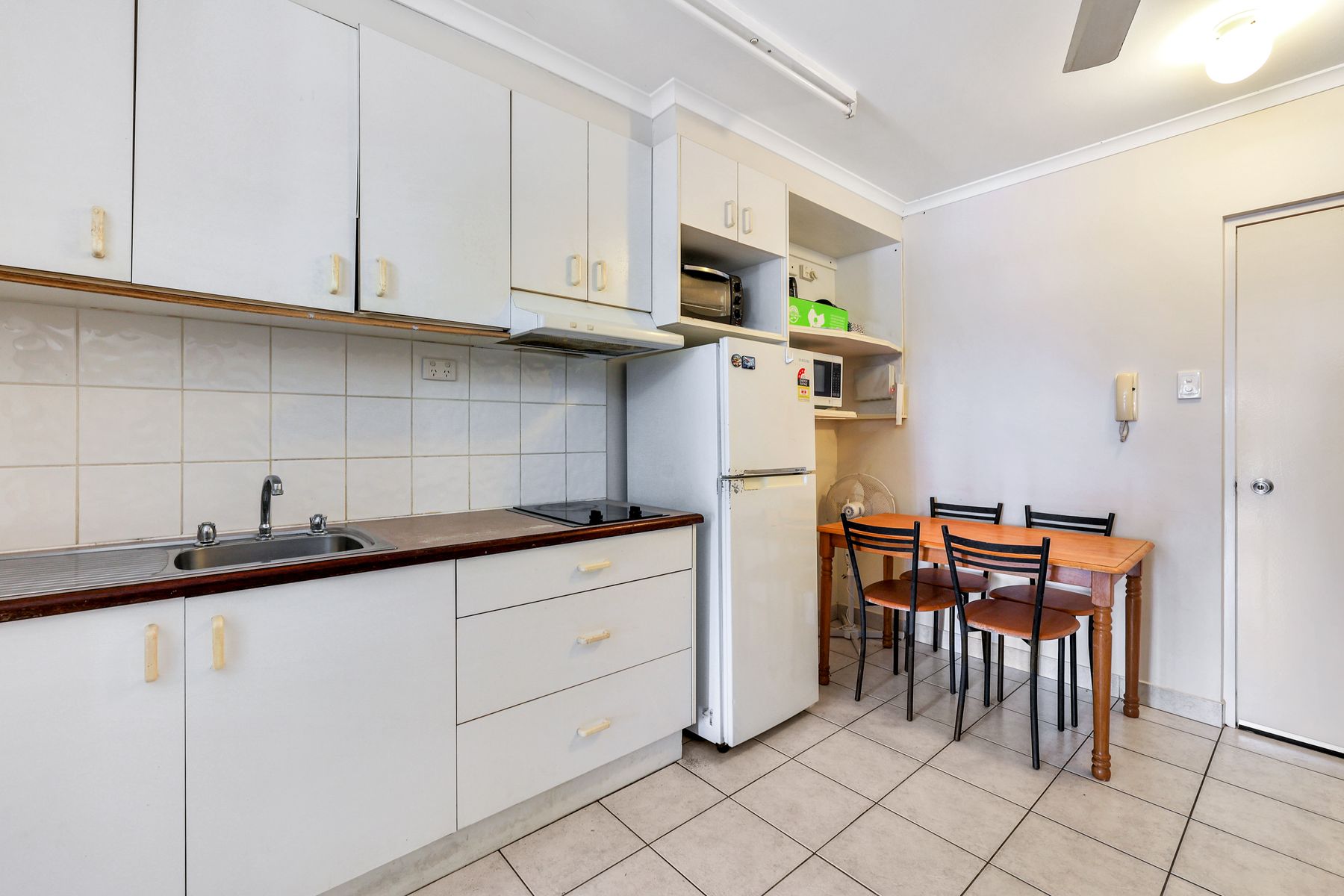 100/21 Cavenagh Street, Darwin City NT 0800, Darwin City - Thumbnail 4