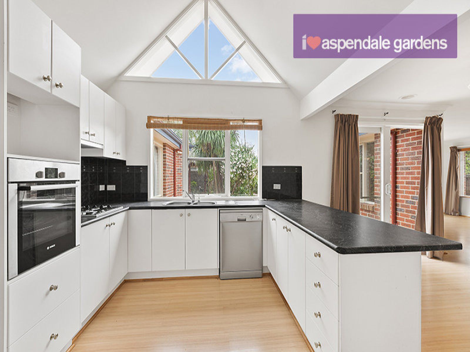 15 Carpentaria Court, Aspendale Gardens, VIC 3195, Aspendale Gardens - Thumbnail 2