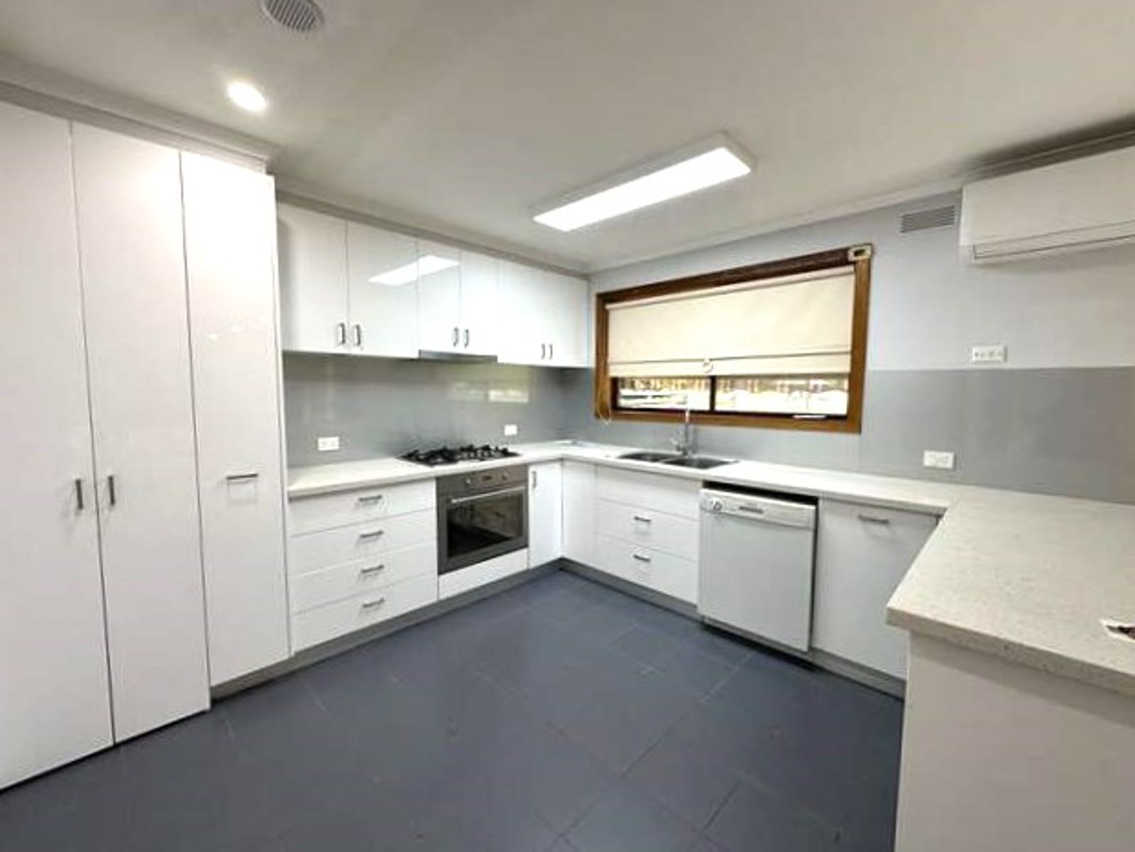 2/12 Toorak Avenue, Warragul VIC 3820, Warragul - Thumbnail 3