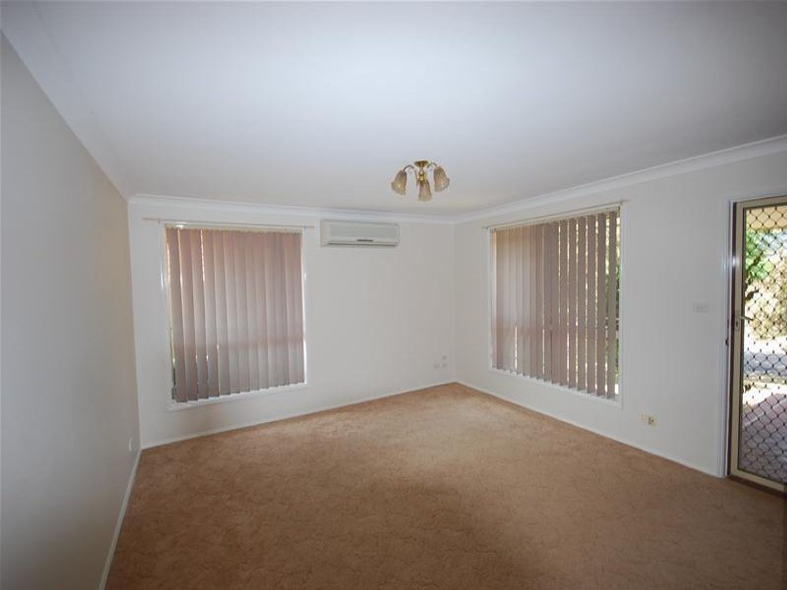 17B Fitzgerald Place, Glenmore Park - Thumbnail 4