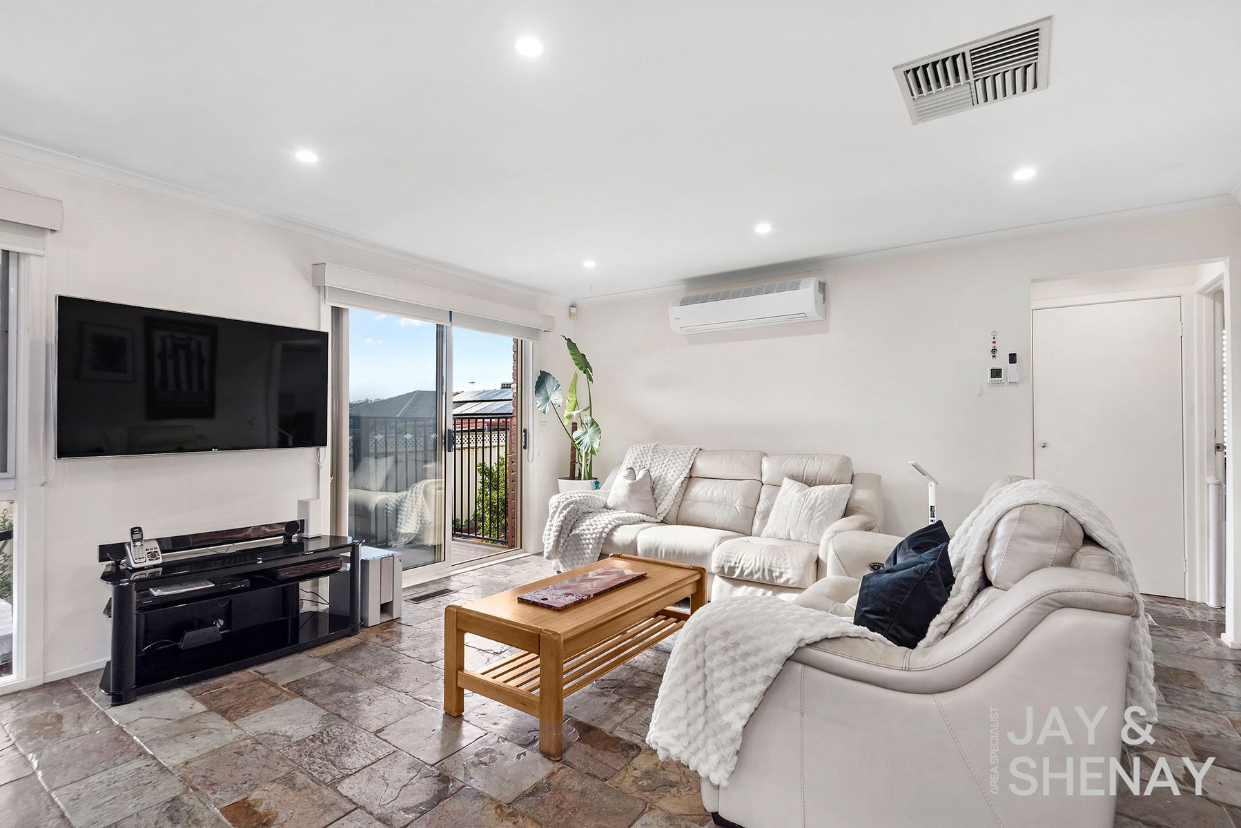 1 Venice Gardens, Endeavour Hills, Endeavour Hills - Thumbnail 6