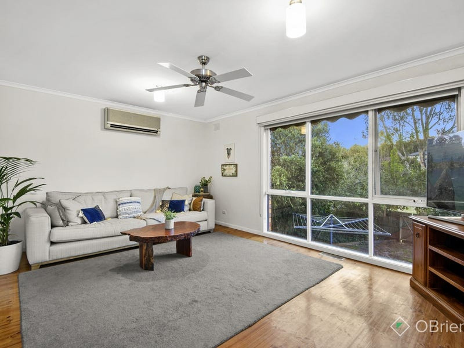 51 Sydney Parkinson Avenue, Endeavour Hills, VIC 3802, Endeavour Hills - Thumbnail 2