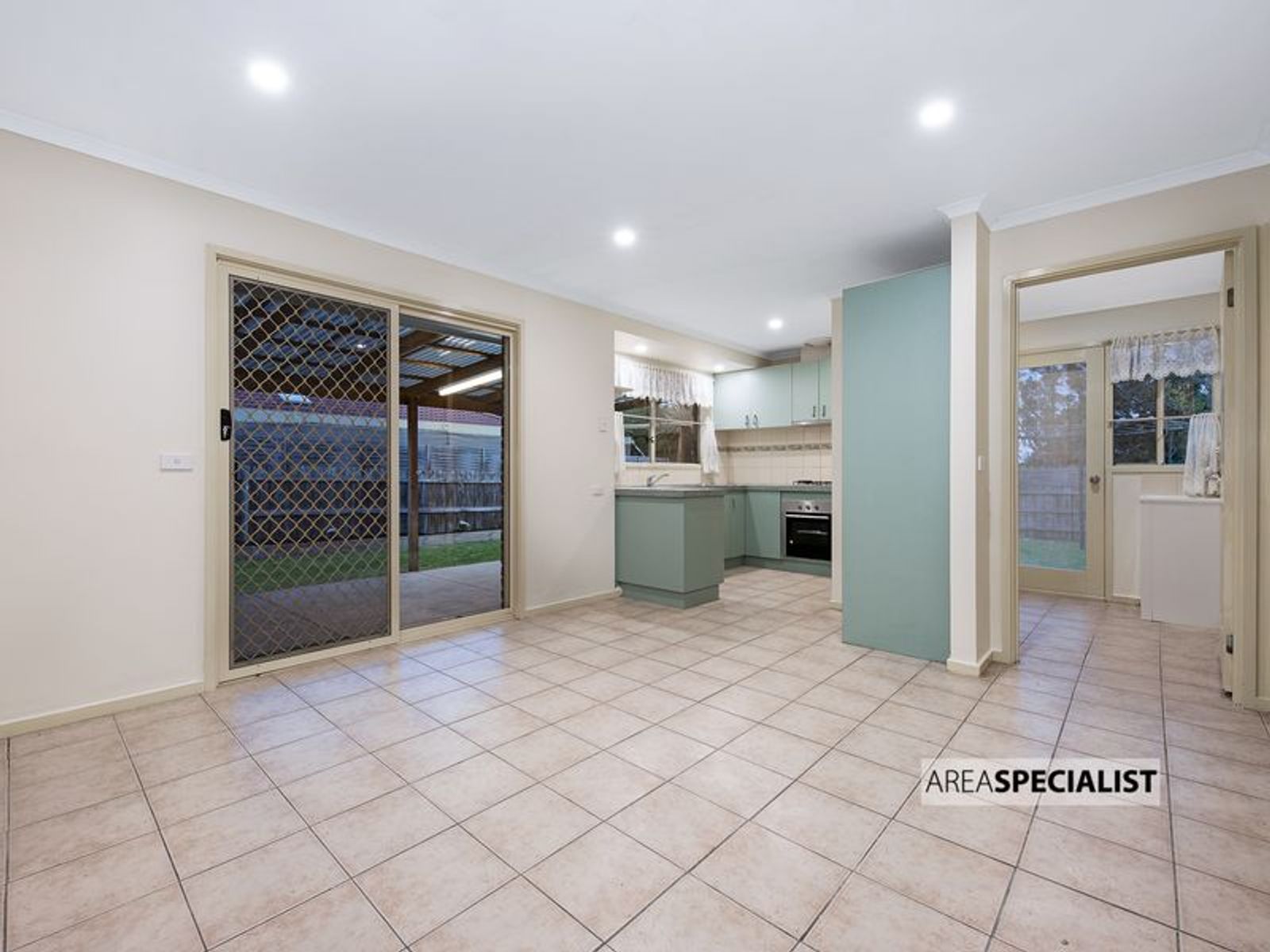 16 Kila Street, Heidelberg West, Cranbourne North - Thumbnail 3