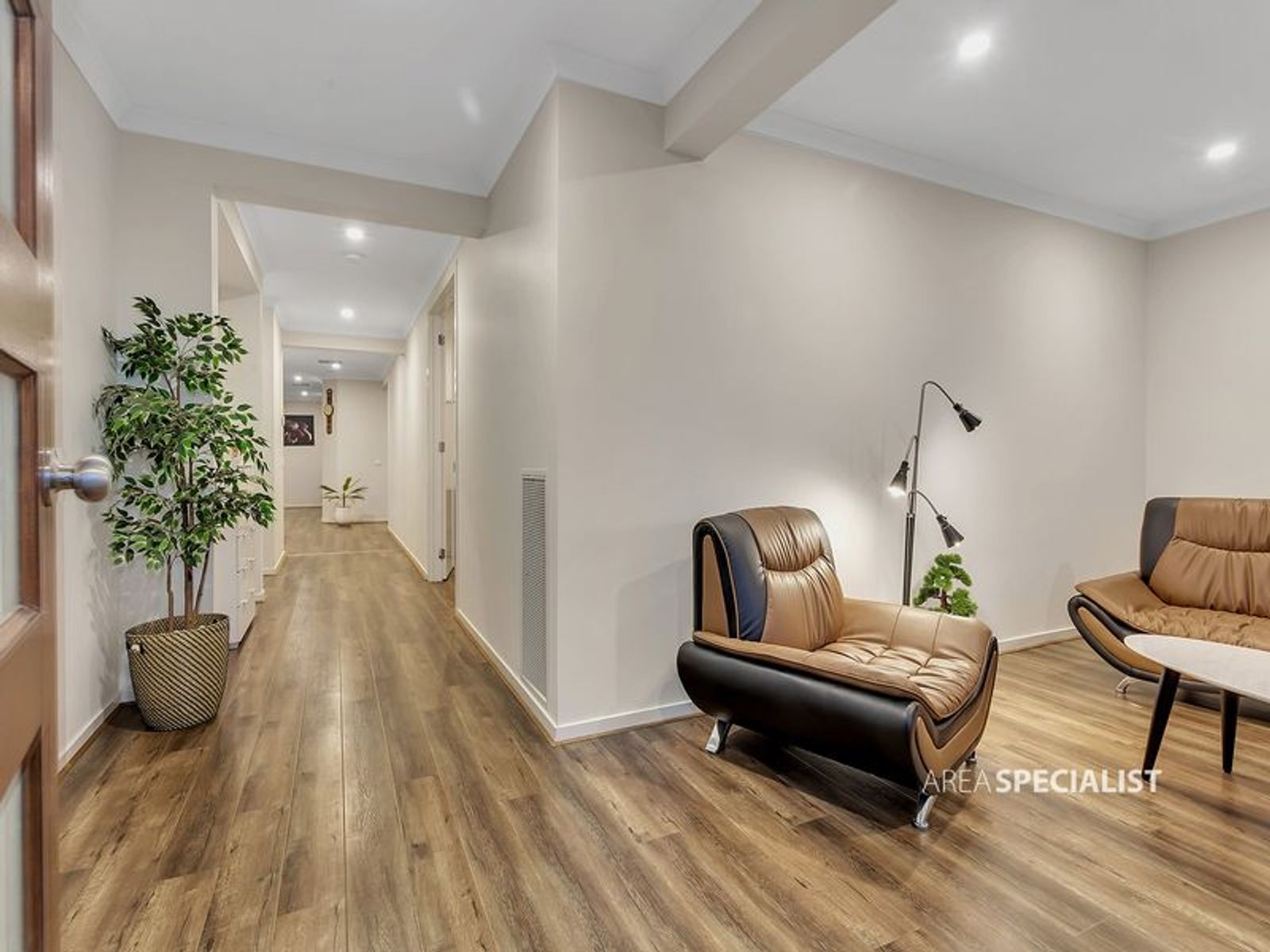 28 Guisard Way, Clyde North, VIC 3978, Clyde North - Thumbnail 5