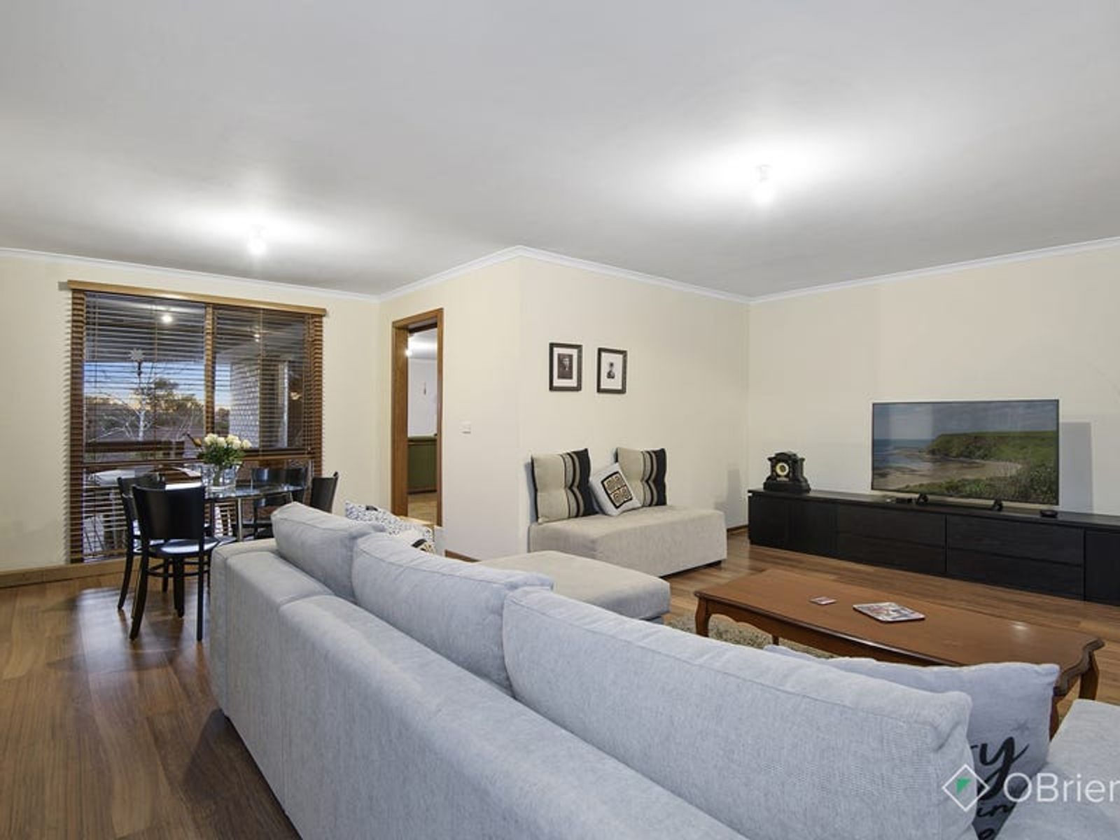 11 Preston Avenue, Endeavour Hills, VIC 3802, Endeavour Hills - Thumbnail 2