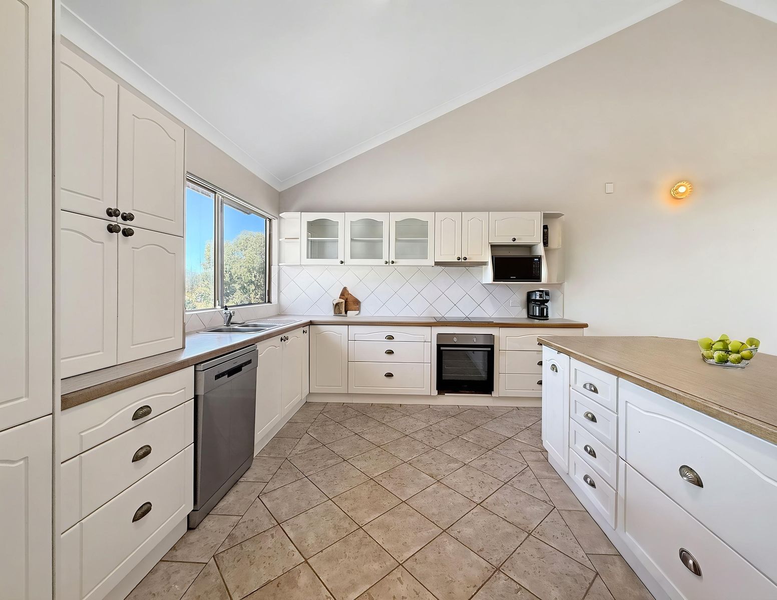 5 VALLEY COURT, Braitling NT 0870, Braitling - Thumbnail 3
