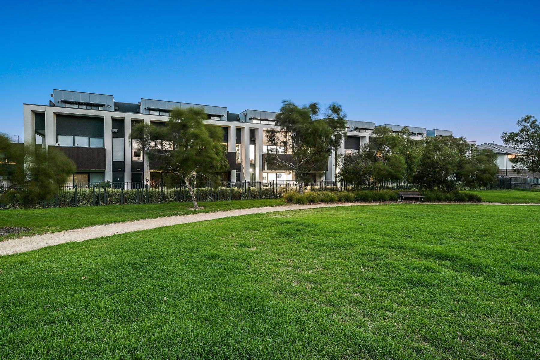 8 Bavadia Place, Keysborough, VIC 3173, Keysborough - Thumbnail 2